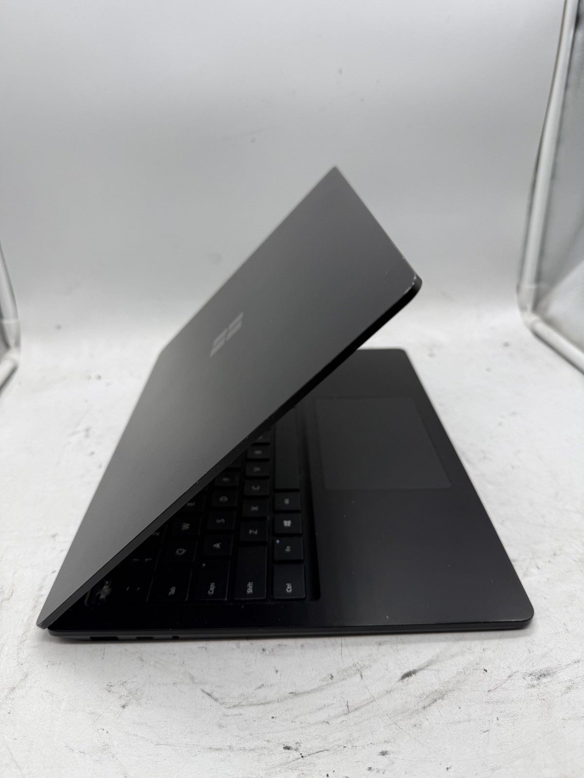 Microsoft Surface Laptop 3 15.6” i7-1065G7 512GB 16GB Win 10 CRACKED SCREEN