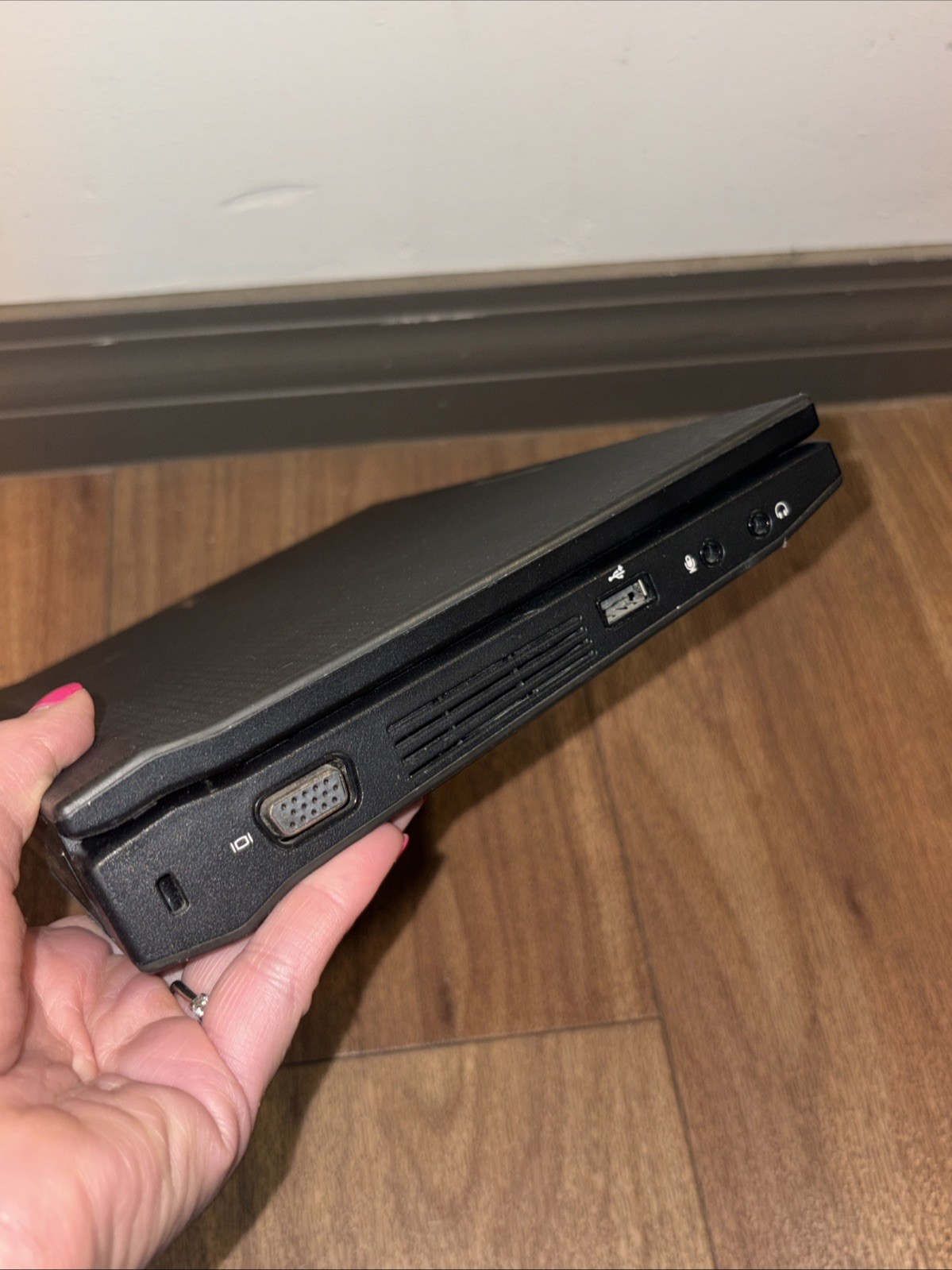 Dell Latitude 2100 10.1″ Laptop Intel Atom N270 1.50GHz 2GB RAM | 80 GB HD