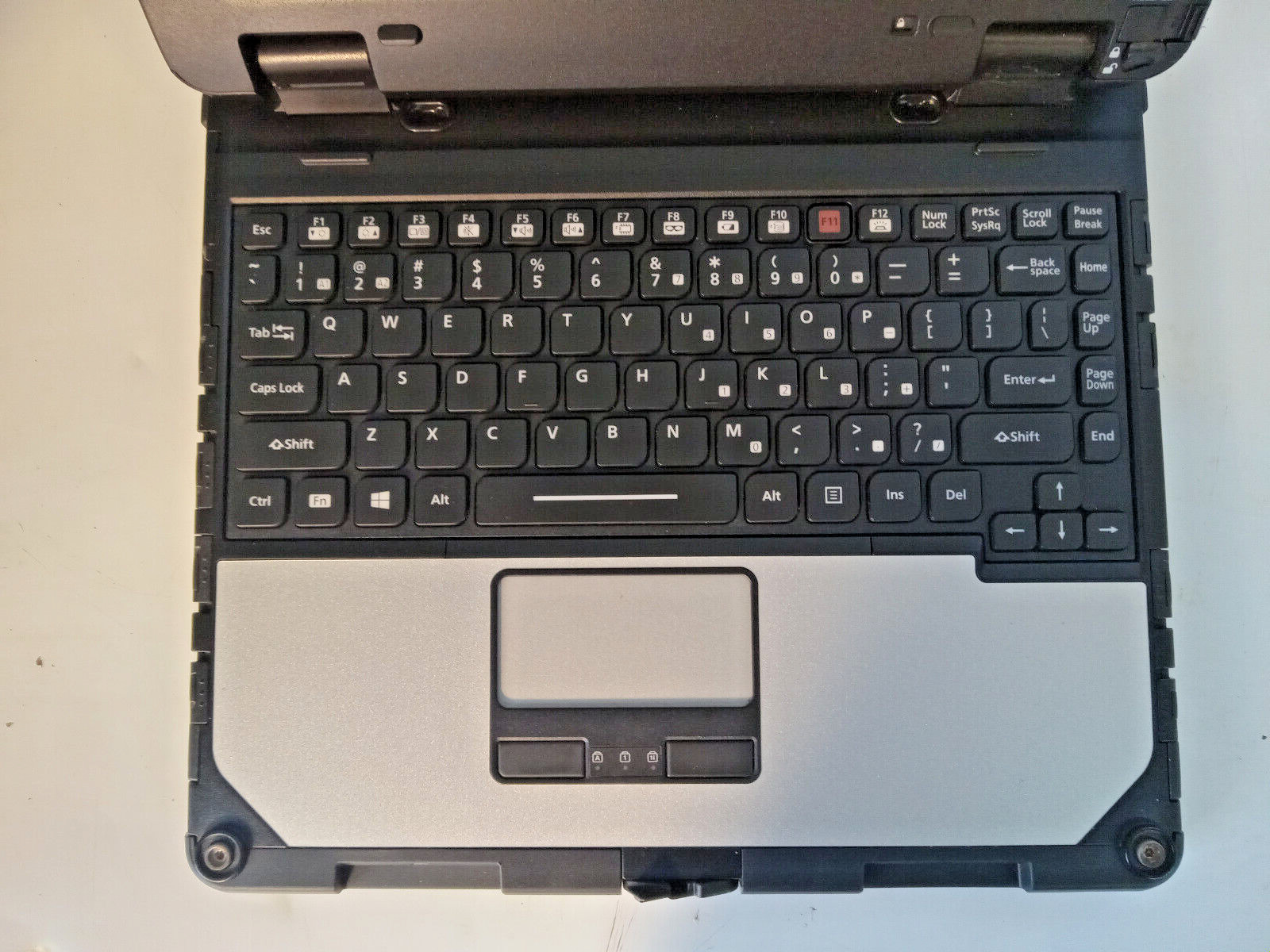 PANASONIC TOUGHBOOK CF-33 , i5-7300, 1TB, 16GB RAM, 2-HD BATS, WEB CAM, 4GGPS