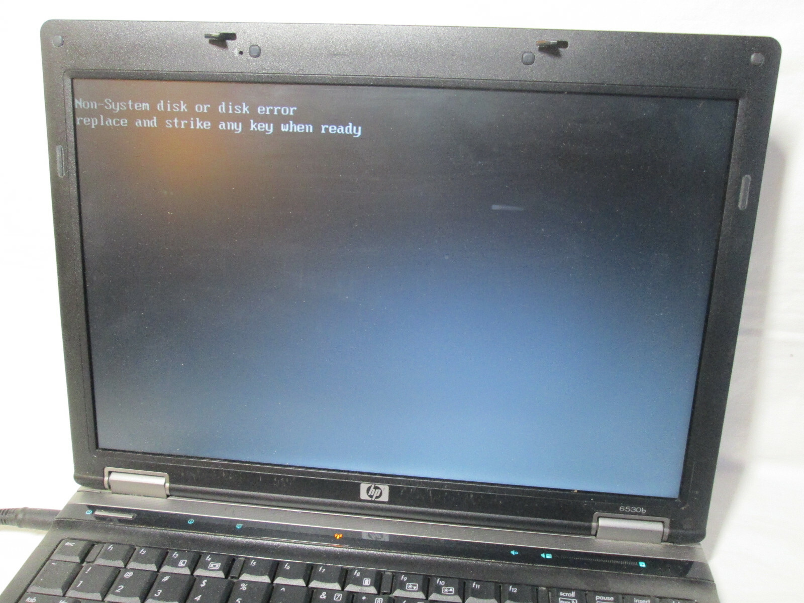 HP 6430b P8440 Intel Centrino 2, 2.26GHz 4GB RAM 14” Laptop NO HDD,CHARGER,BATT