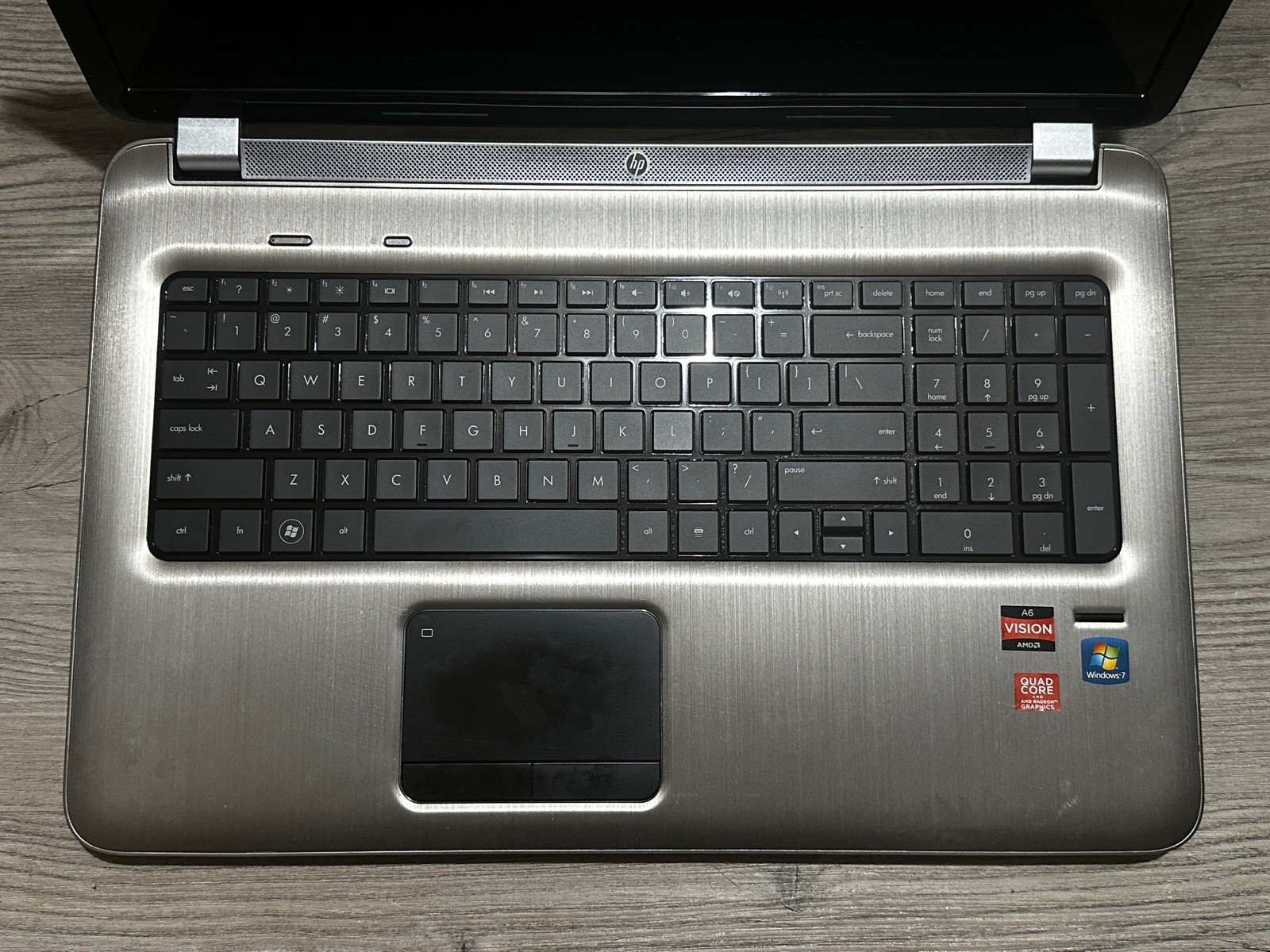 HP PAVILION DV7 AMD A6-3400M APU RADEON HD GRAPHICS 1.40GHz WIN7 8GB RAM 680GBHD