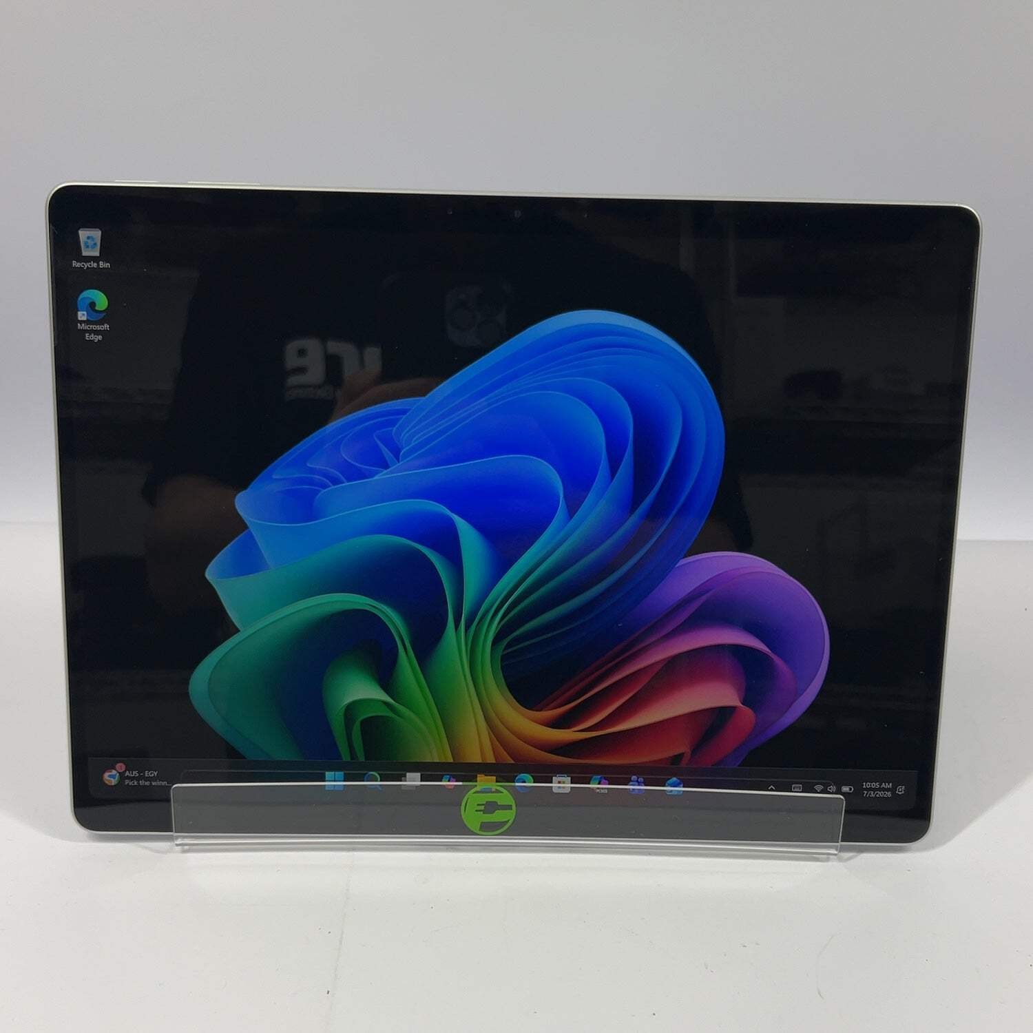 Microsoft Surface Pro 11 2076 13″ Snapdragon X Plus 3.4GHz 16GB RAM 1TB SSD