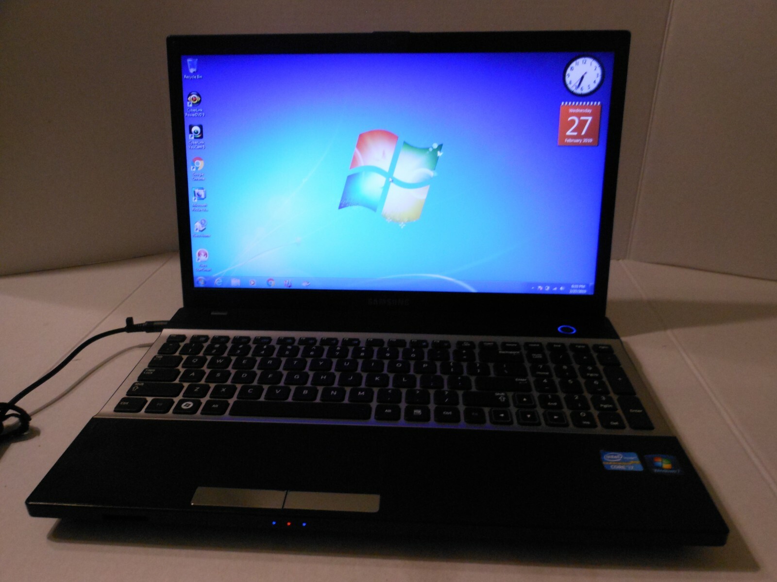 SAMSUNG NP3000V5A-A0BUS 15.6″ WEBCAM COREi7-2670QM@2.2GHz 4GB RAM 500GB HDD WIN7