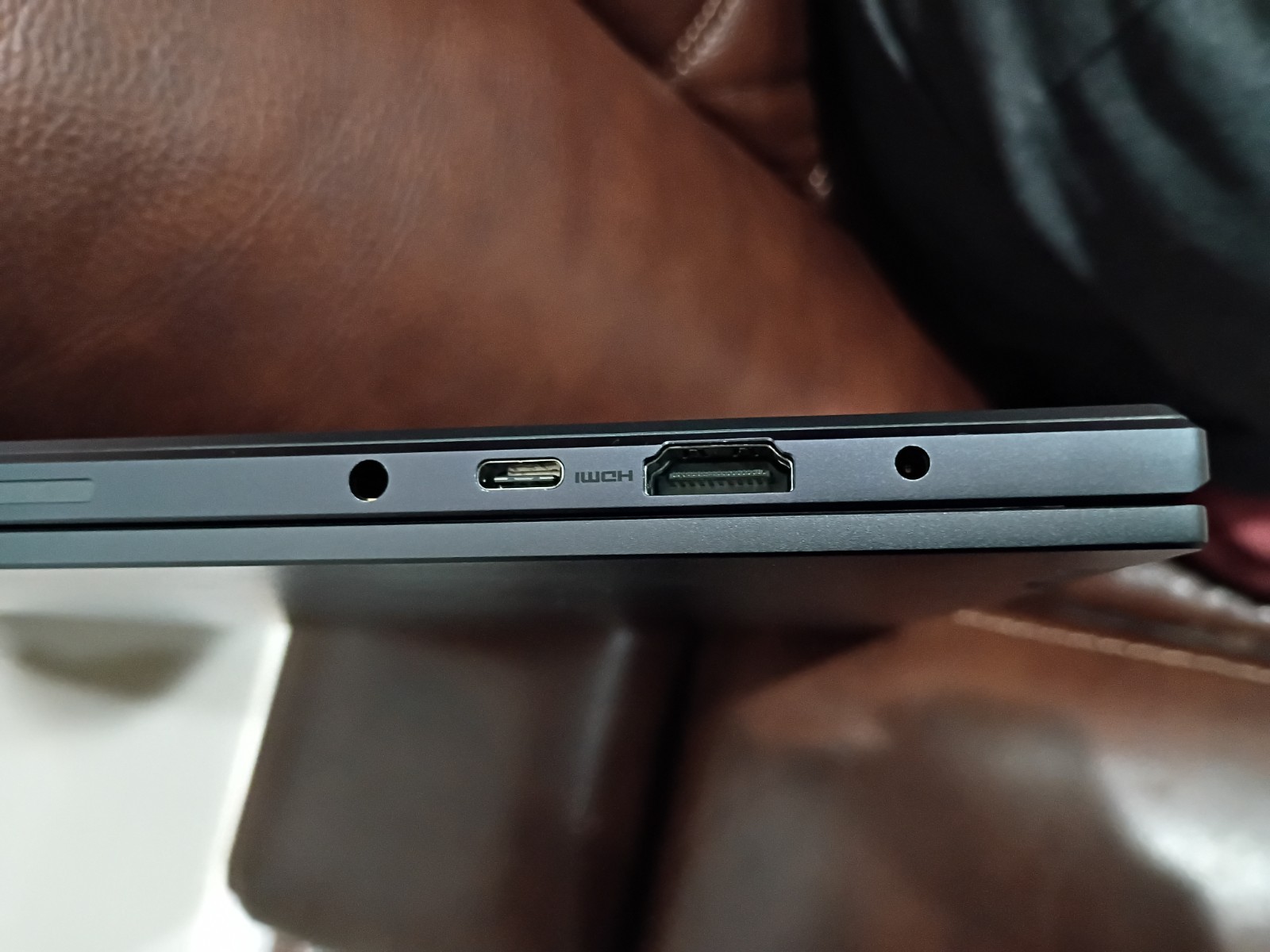 SAMSUNG NP730QDA | CORE i7-1165G7 | 512GB | 16GB | COMES WITH CHARGER |13.3in