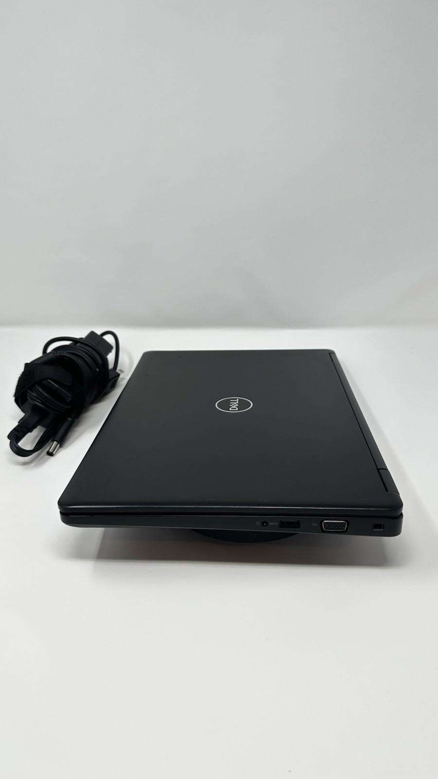Dell Latitude 5490 i5-8250U 16GB 238GB SSD Windows 11 Pro 14″ Black