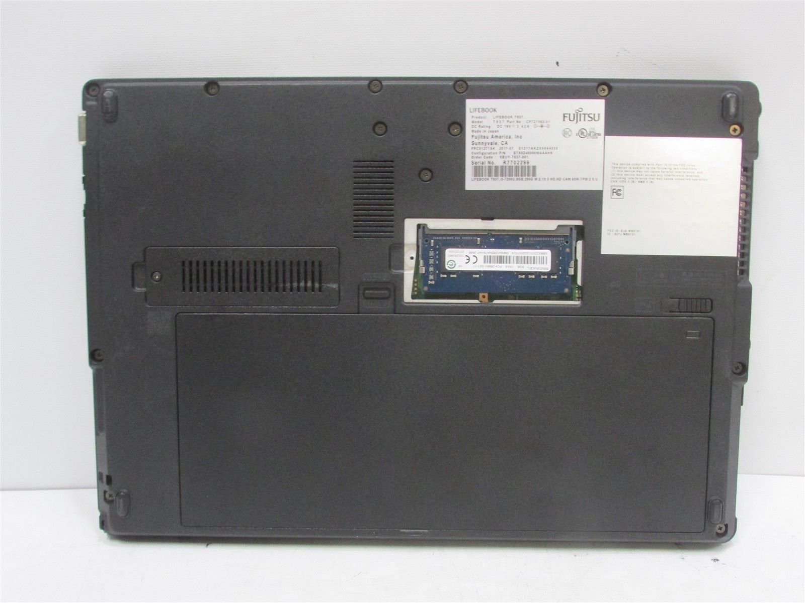 Fujitsu Lifebook T937 i5-7200U 2.5GHz 8GB RAM 256GB m.2 13.3″ Win 10 Pro Touch
