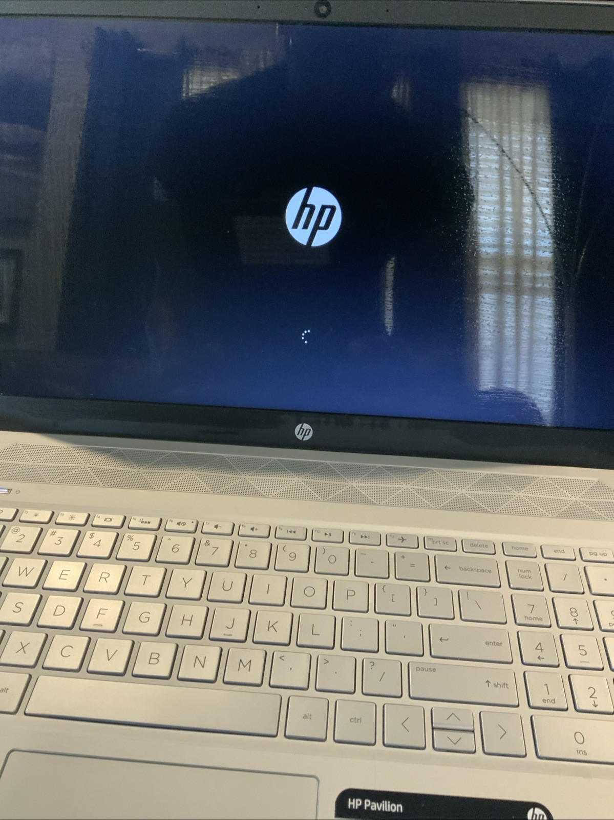 HP Pavilion 15 Silver FHD, I7-1165G7, 2.80GHz, 8GB RAM, 512GB SSD