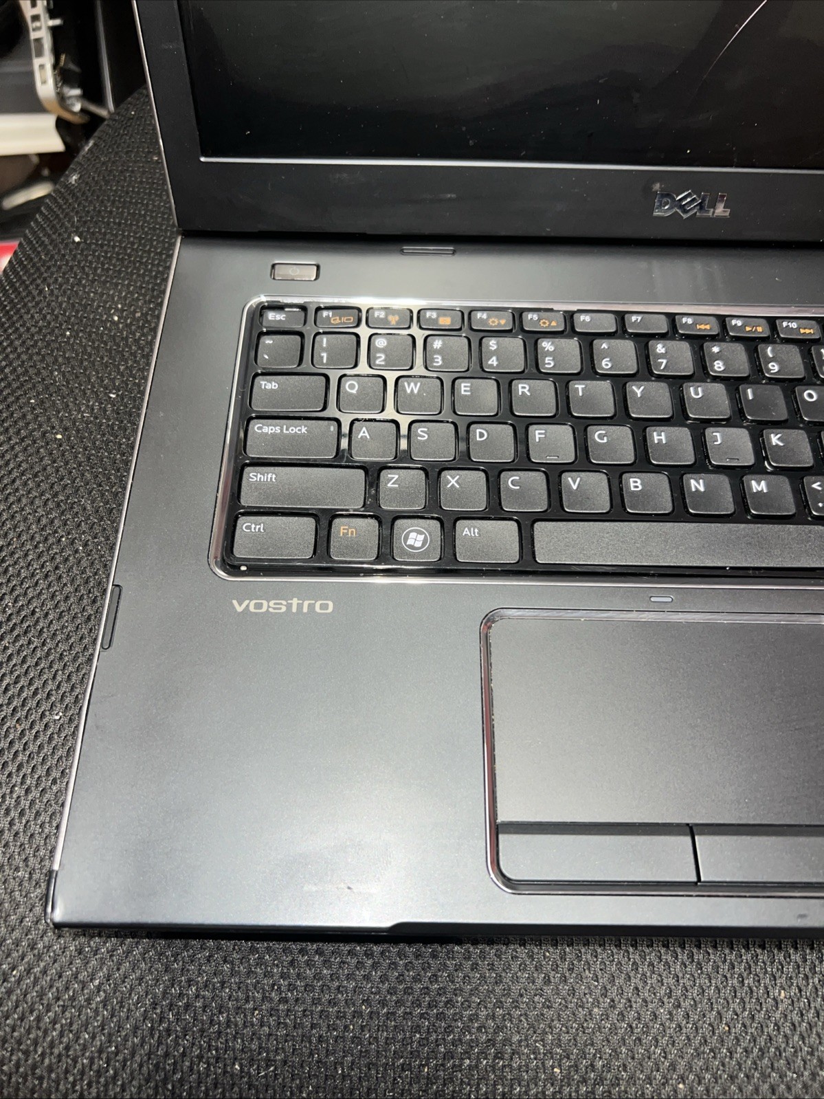 DELL VOSTRO 3550 – BOOTS TO BIOS READ DESC-BB