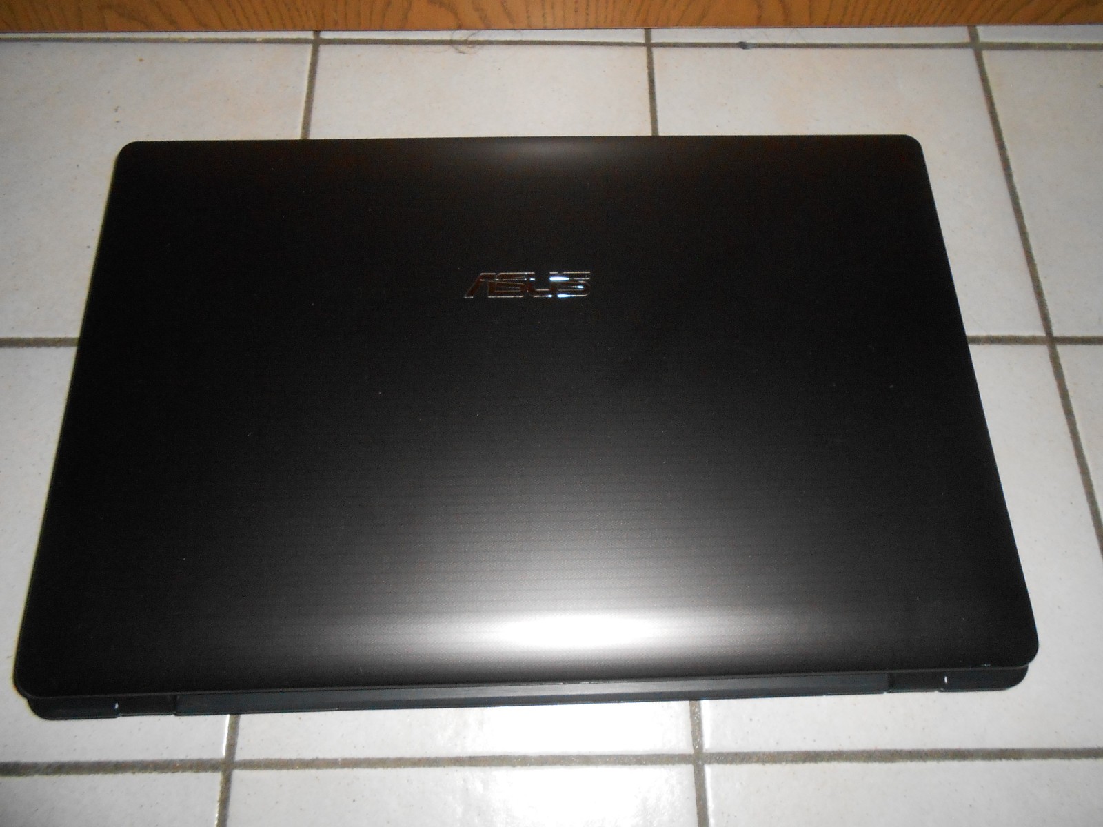Asus K73T AMD A6-3420M 4x 1.5GHz / 8GB RAM / 500GB HDD / 17.3 inch Linux Mint