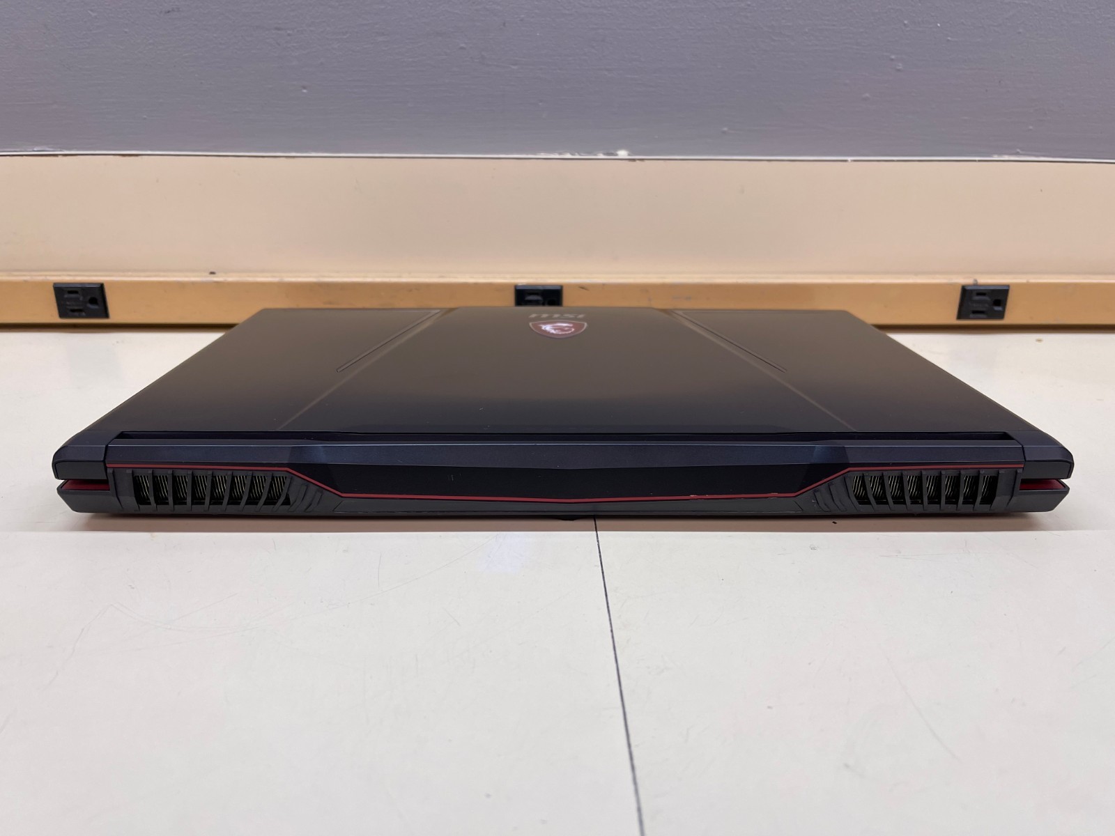 MSI GE63 Raider RGB 9SE GeForce RTX 2060 i7-9750H 32GB RAM 500GB SSD 1TB HDD
