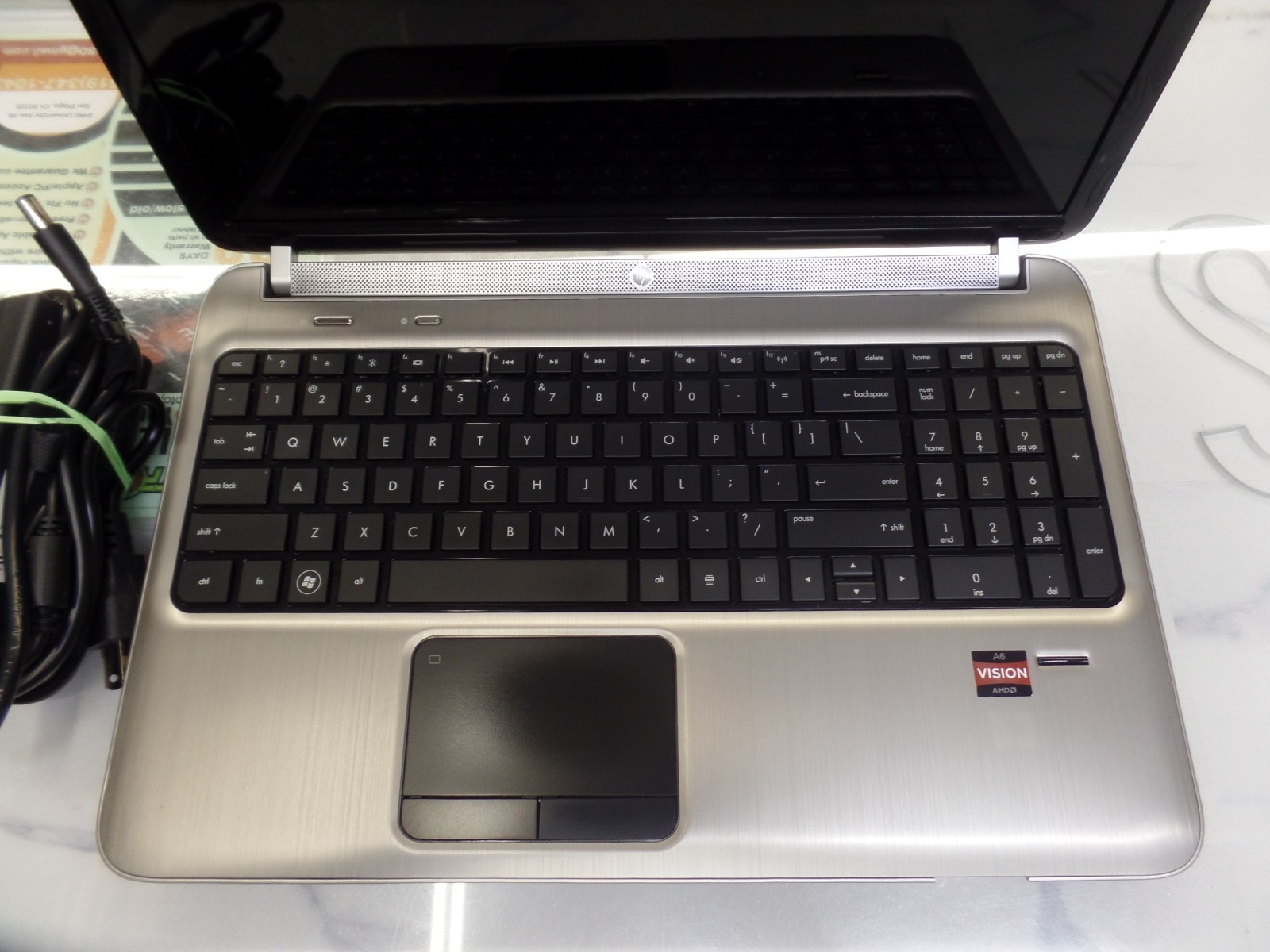 Brushed Aluminum 15″ HP Pavilion DV6-6123cl 1.40GHz Amd A6 6GB 500GB win10 DVD