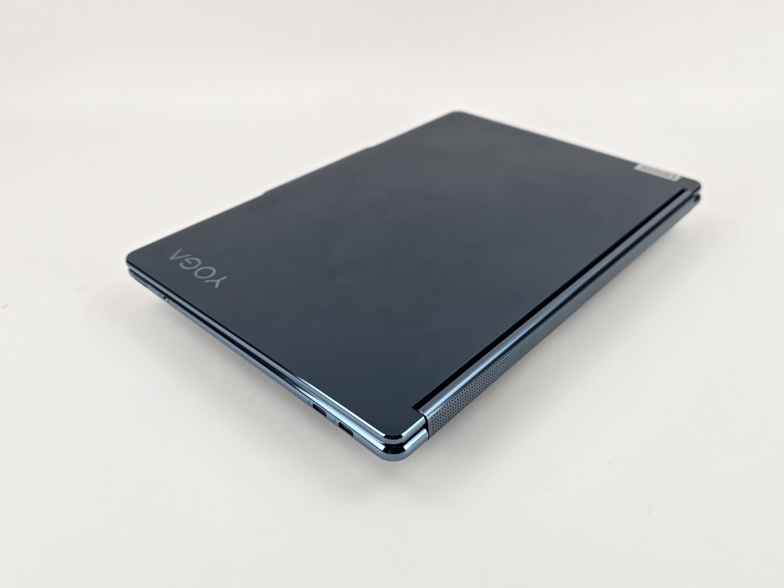 Lenovo Yoga Book 9i Dual 13.3″ 2.8K OLED Ultra 7 155U 16GB 1TB – Used – READ