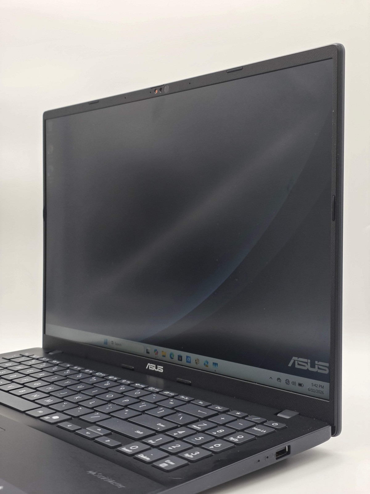 Asus VivoBook 16 Ryzen AI 5 16GB RAM 512GB SSD 15.6″ Laptop Used