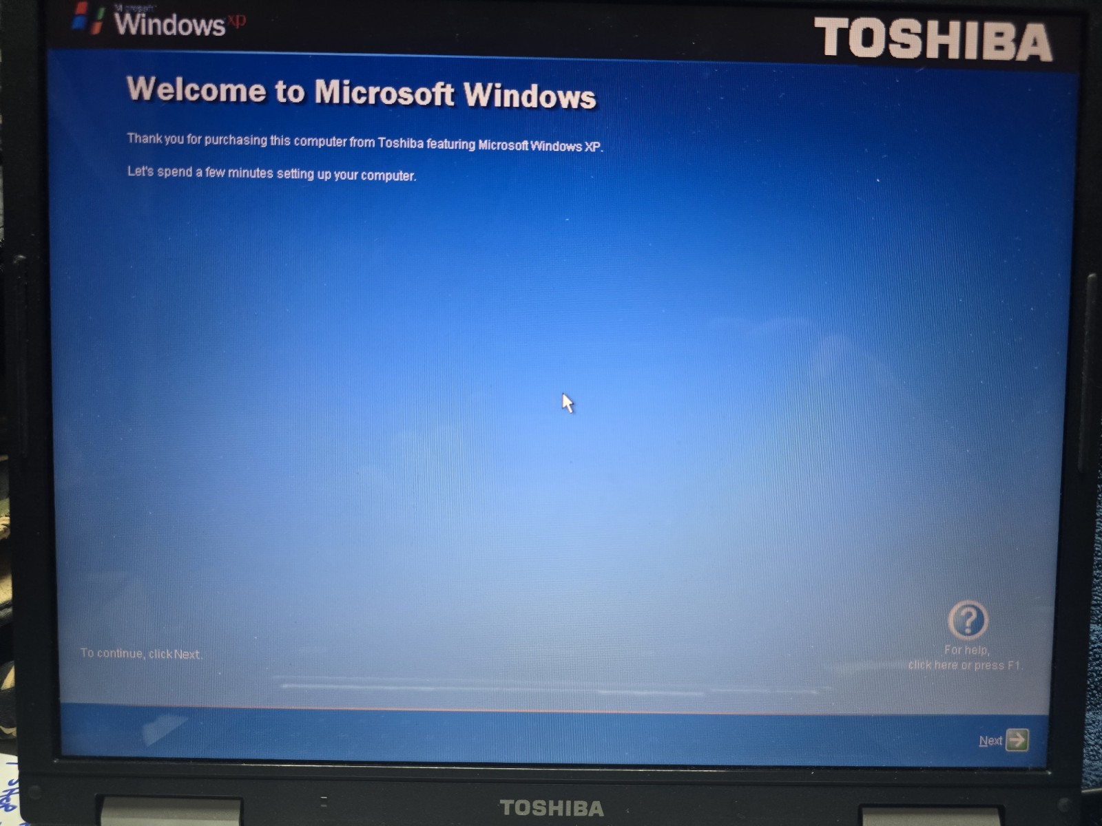 Toshiba Satelite L25-S119 PSL2XU-OOJOOD Intel Laptop Computer w/ Handheld Mouse