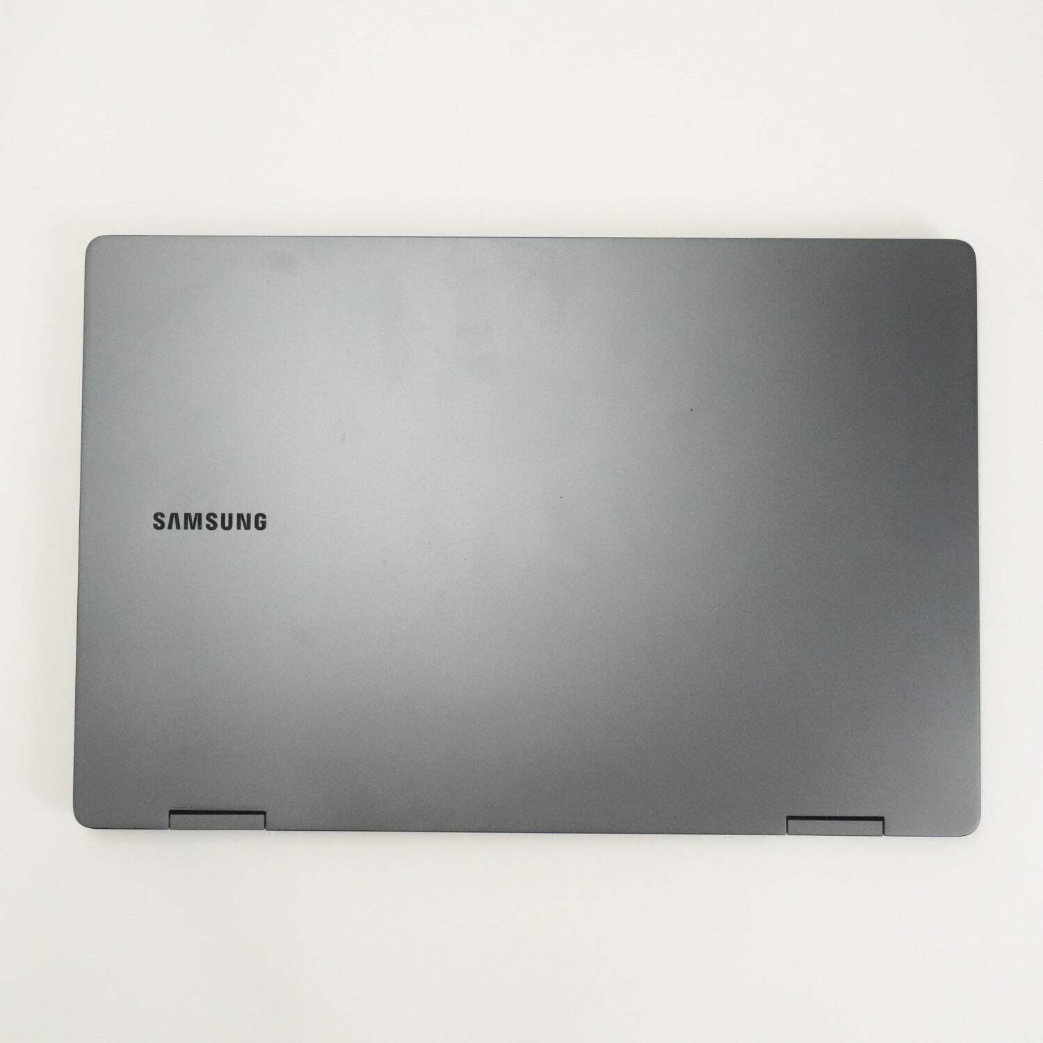 Samsung Galaxy Book3 Pro NP730QFG 13.3″ Core i7-1360P 2.2GHz 16GB RAM 2TB SSD