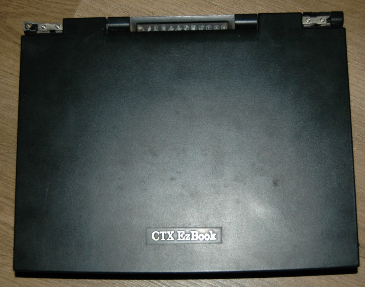 2 laptops Dell Vostro 1000 15″ [AS IS] AMD Turion 64 X2 and CTX EzBook 700E