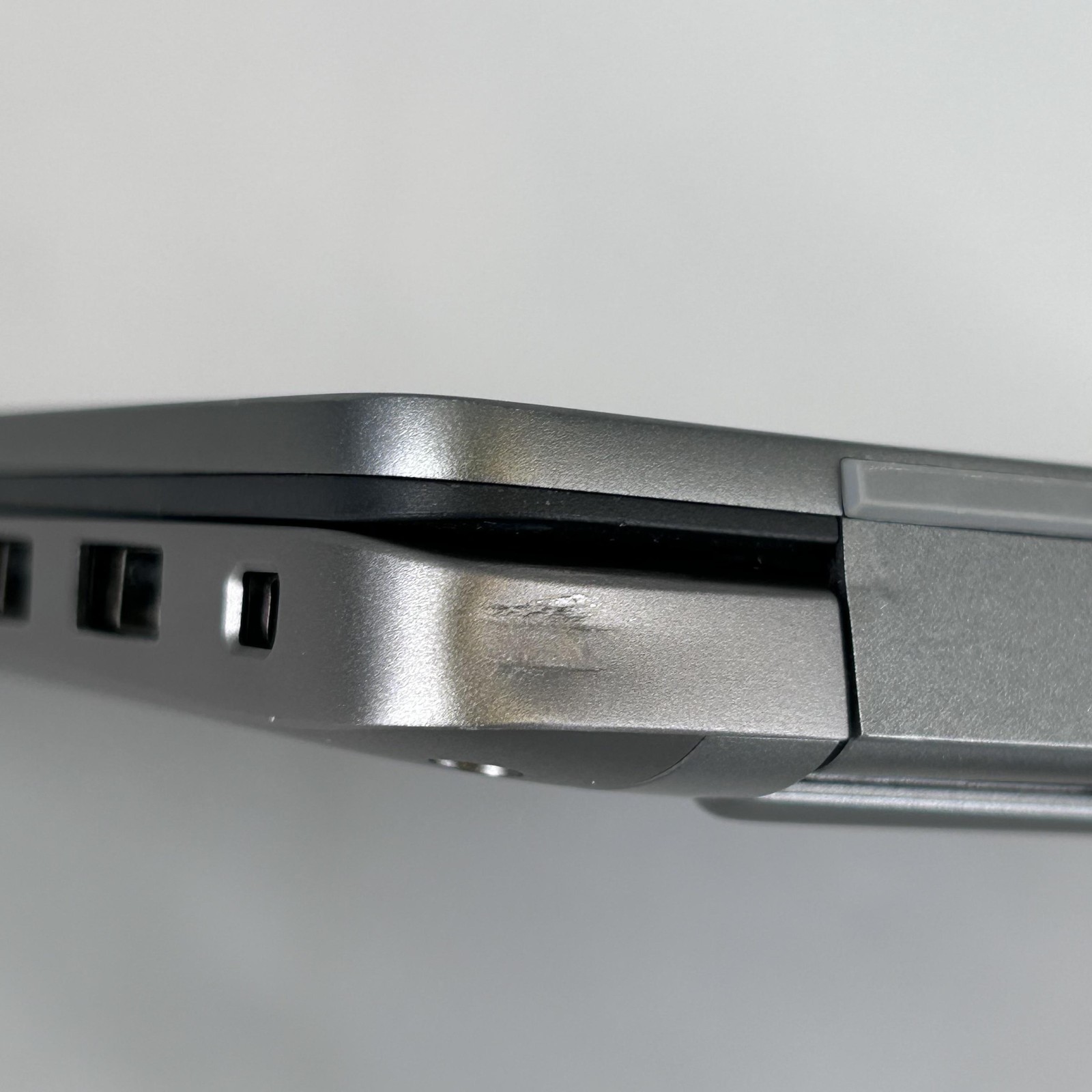 Dell Latitude 7450 14 Gray QHD+ TOUCH 3.8 GHz Ultra 7 165H 32GB 256GB SSD Good