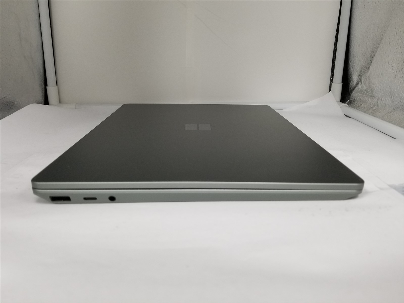 Microsoft Surface Laptop Go 2 Core i5 12.4″ 8GB/256GB Green Fully Working VG5899