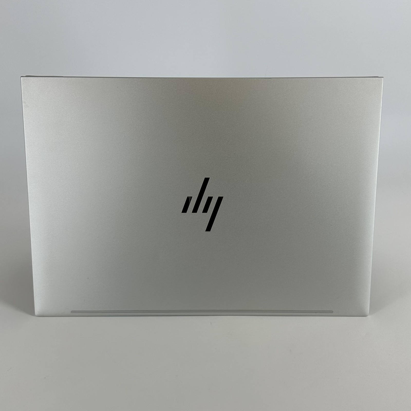 HP Elitebook 860 G9 16 Silver FHD+ 1.7 GHz i7-1255U 32GB 1TB SSD Good