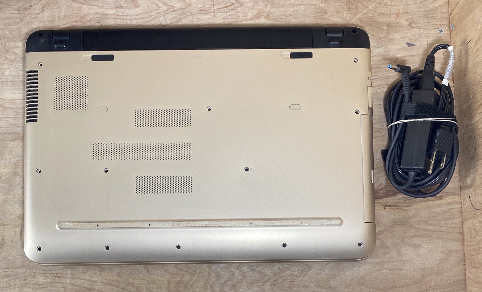 HP Pavilion 17-g199cy AMD A4-6210 R3@1.80GHz | 6GB | 256GB SSD | W10H | BAD BATT