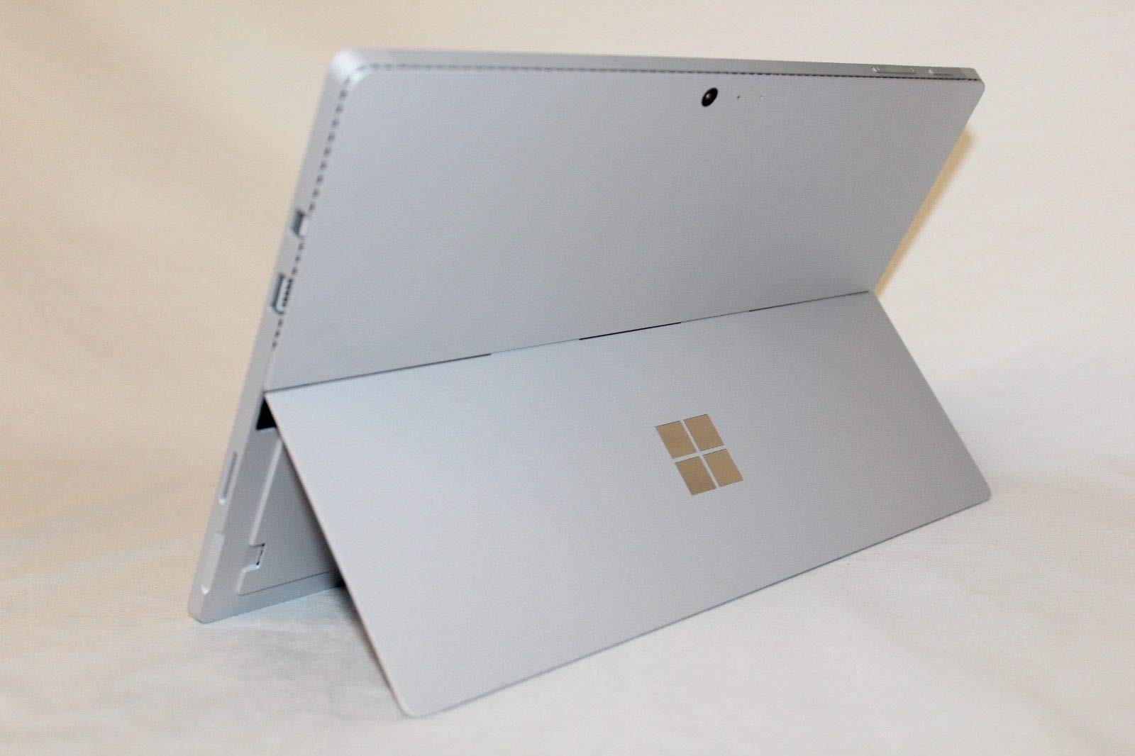 Microsoft Surface Pro 4 – 12.3″ Touch – Intel Core – 4GB RAM – 128GB SSD