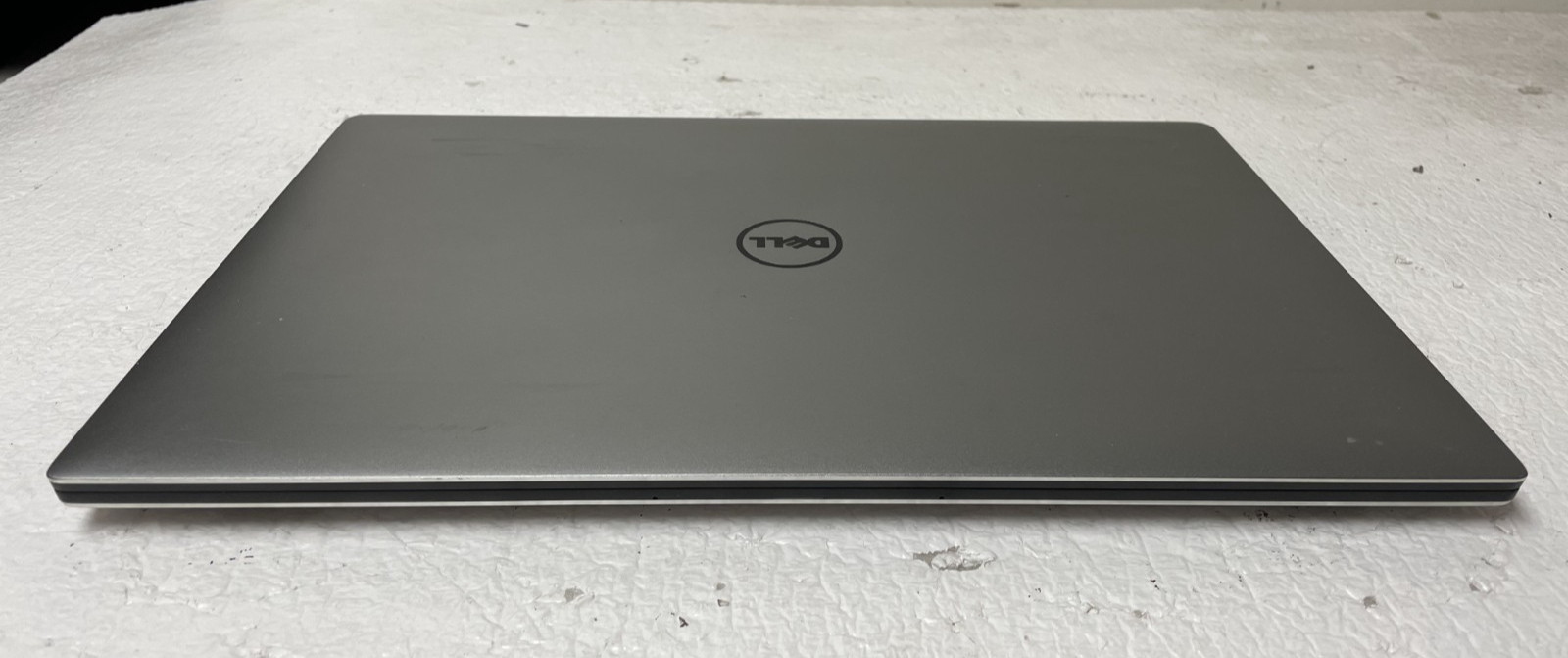DELL XPS 15 9560 Intel Core i7-7700HQ @2.80GHZ 8GB RAM NO SSD For Parts *READ