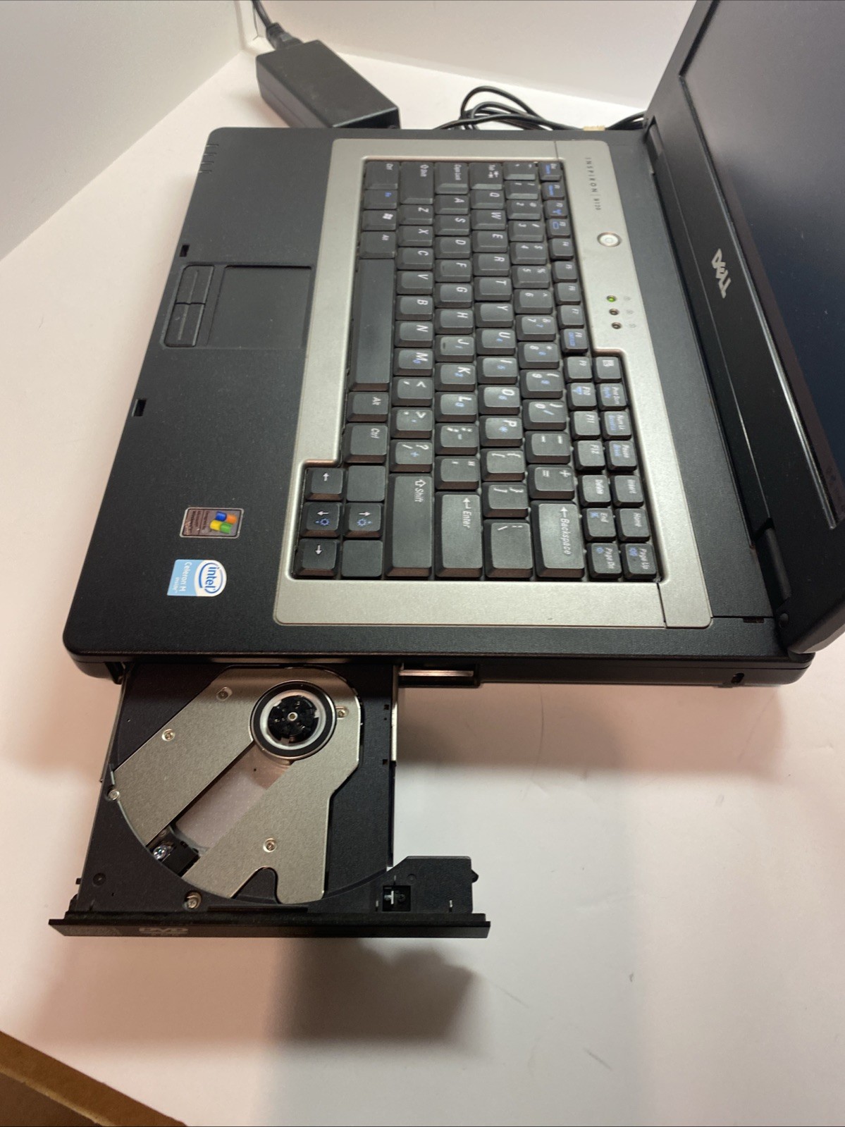 Dell Inspiron B120 XP Home OS 1.5 GHz 40 Gb Hdd 2gb Ram Cd/dvd Charger/battery