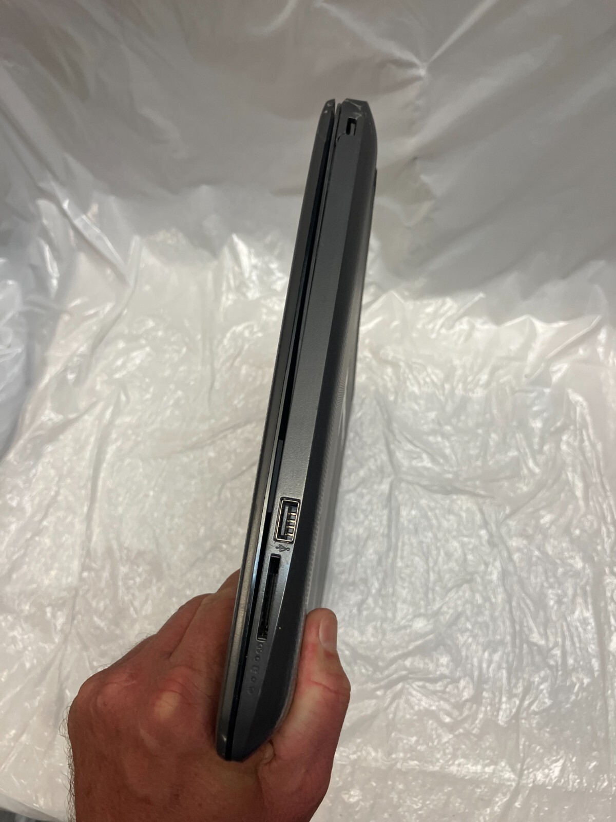 HP 250 G7 15.6″ Laptop | Intel Core i5-1035G7 | NO RAM | NO DRIVE FOR PARTS