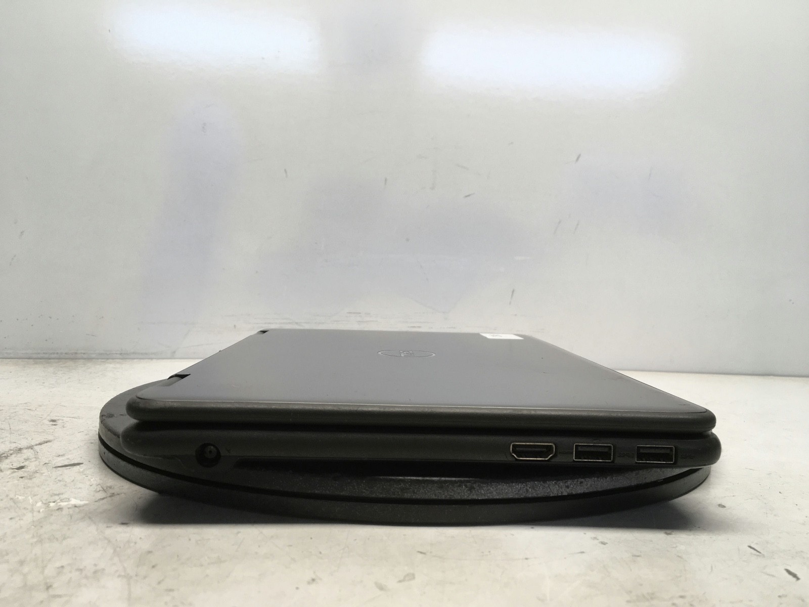 Dell Latitude 3190 2-In-1 Intel Pentium Silver N5000 1.1GHz 4 GB NO HDD