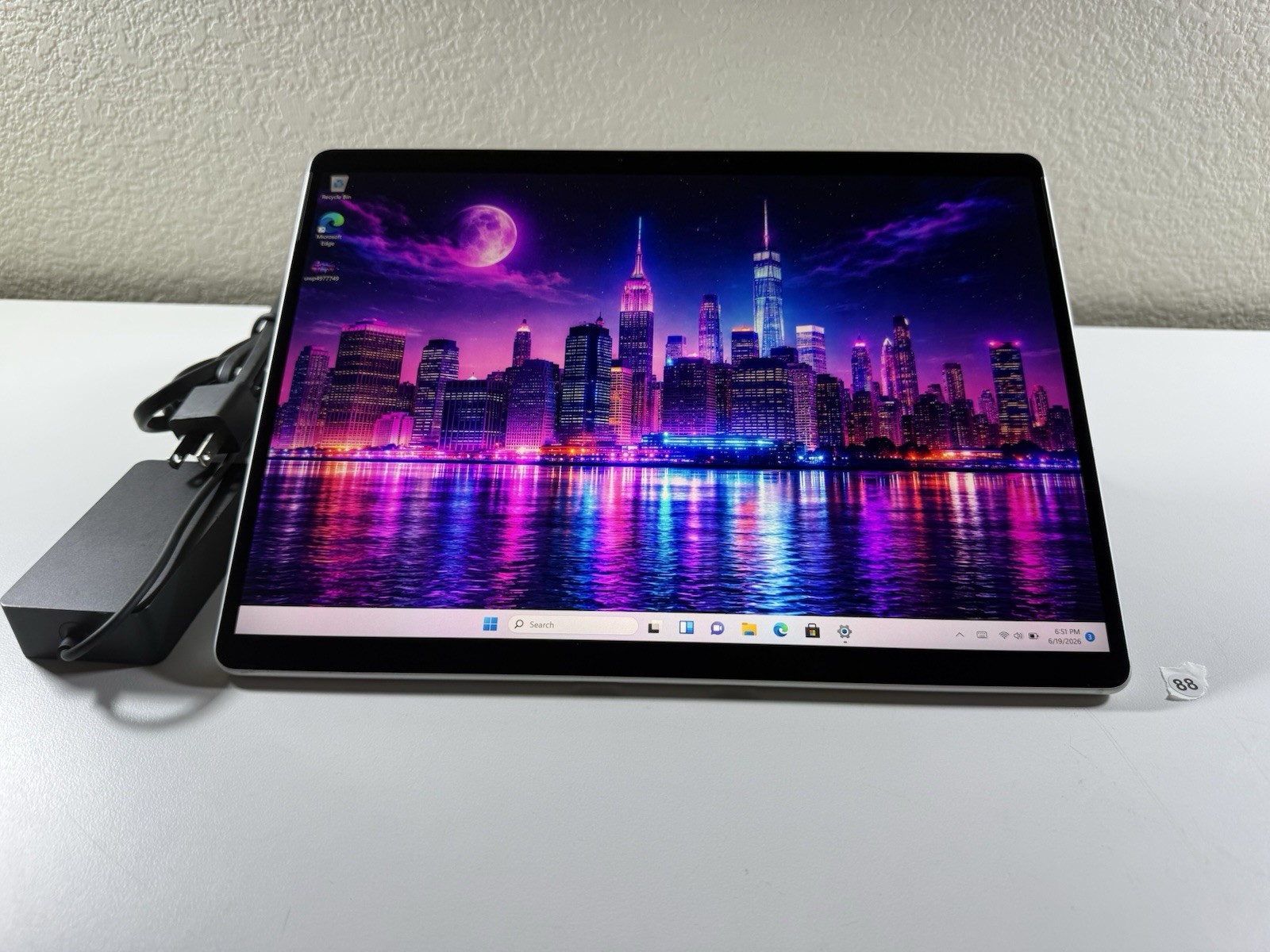 Microsoft Surface Pro 8 (1982) i5-1145G7 – 16GB RAM – 256GB 120Hz – Win 11 Pro