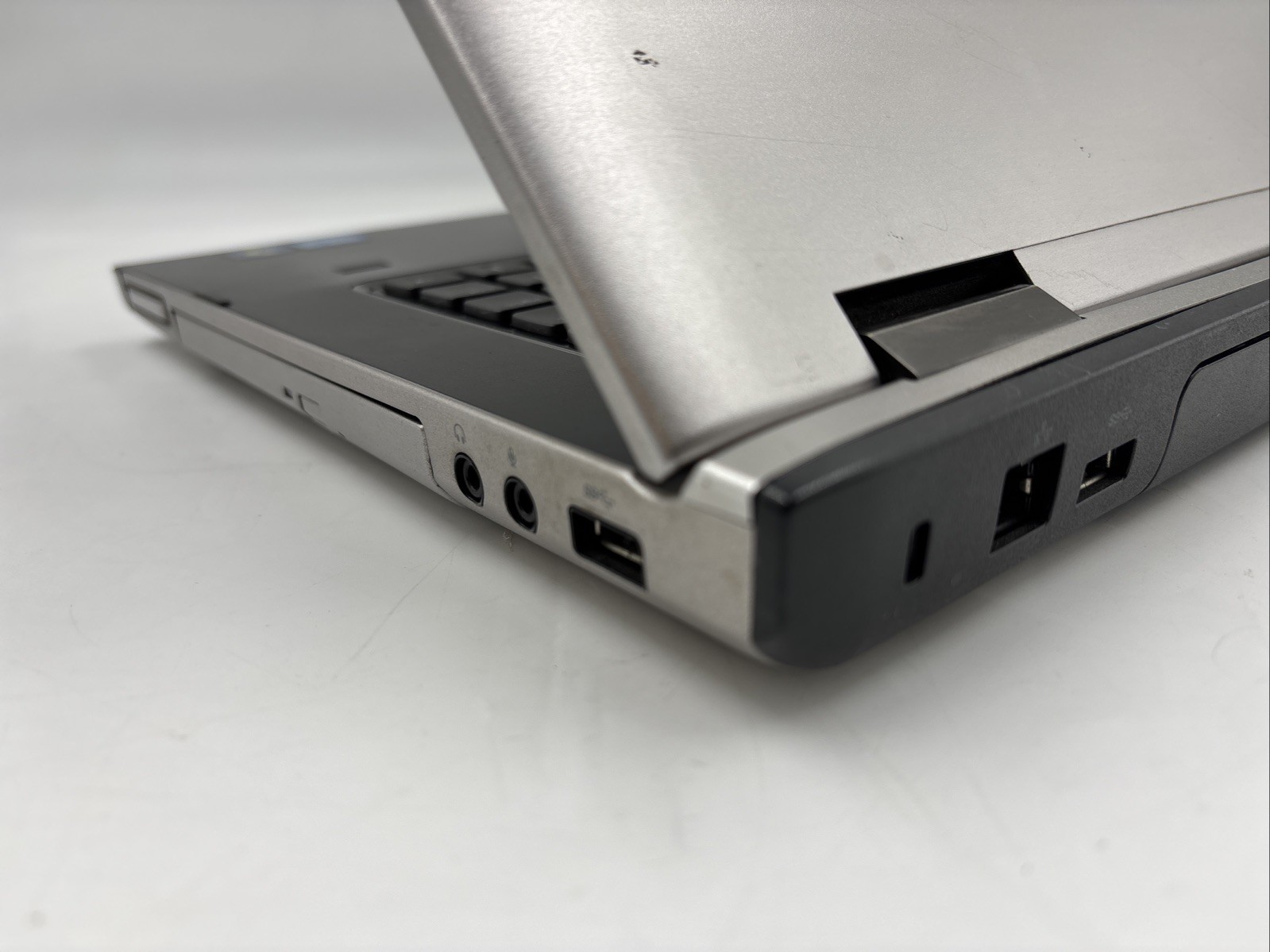 Dell Vostro 3550, I5-2410M 2.3GHz, 4GB RAM, 500GB HDD, Windows 11 pro
