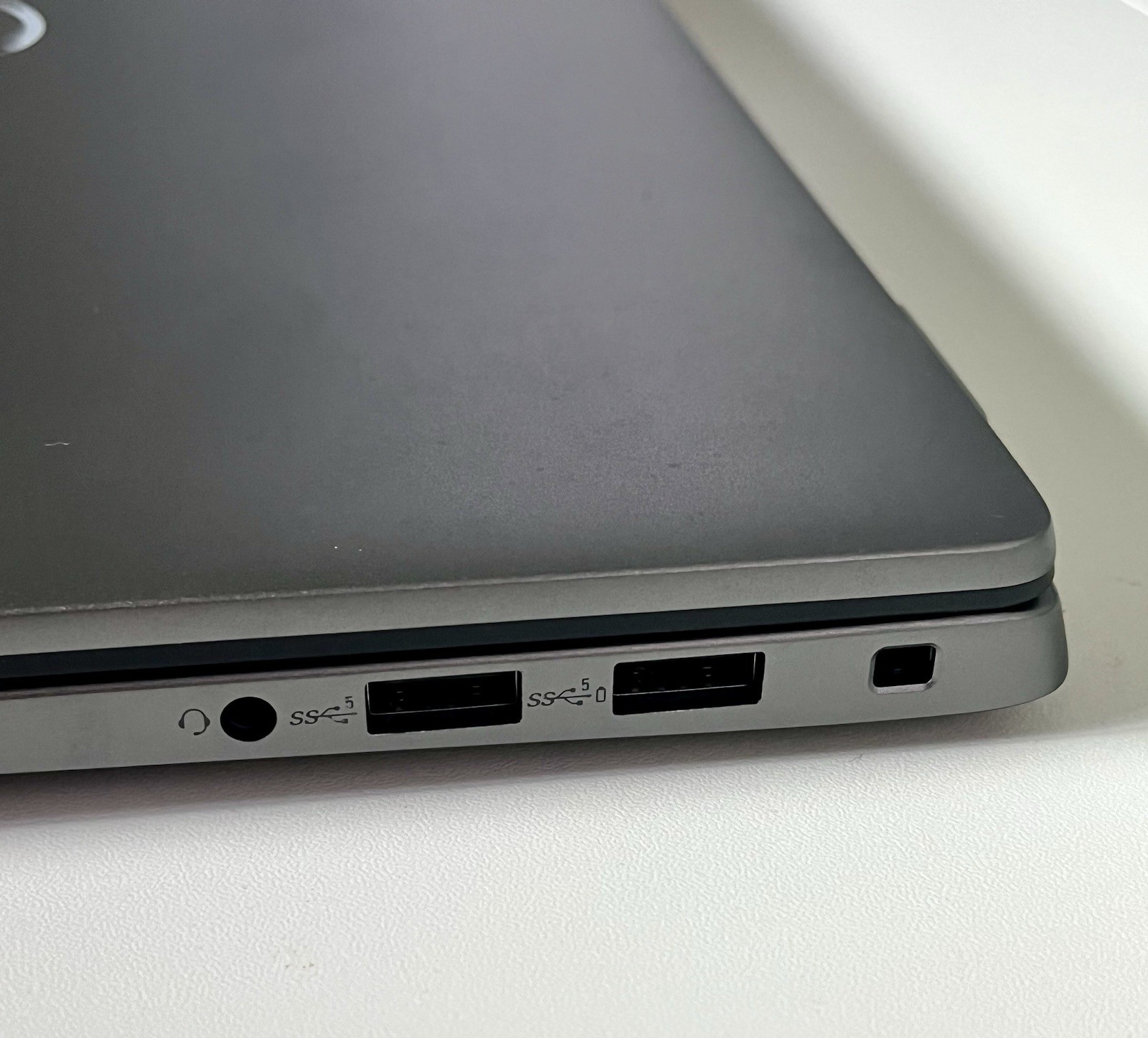 2025 Dell Latitude 7450 14″ 16GB RAM Intel Core Ultra 5 256GB SSD FHD Windows 11