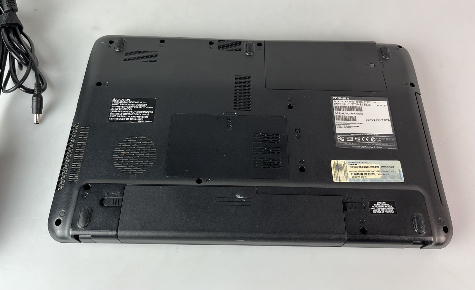 Toshiba Satellite C855d-S5303 AMD E-350 1.60 GHzLaptop Windows 10