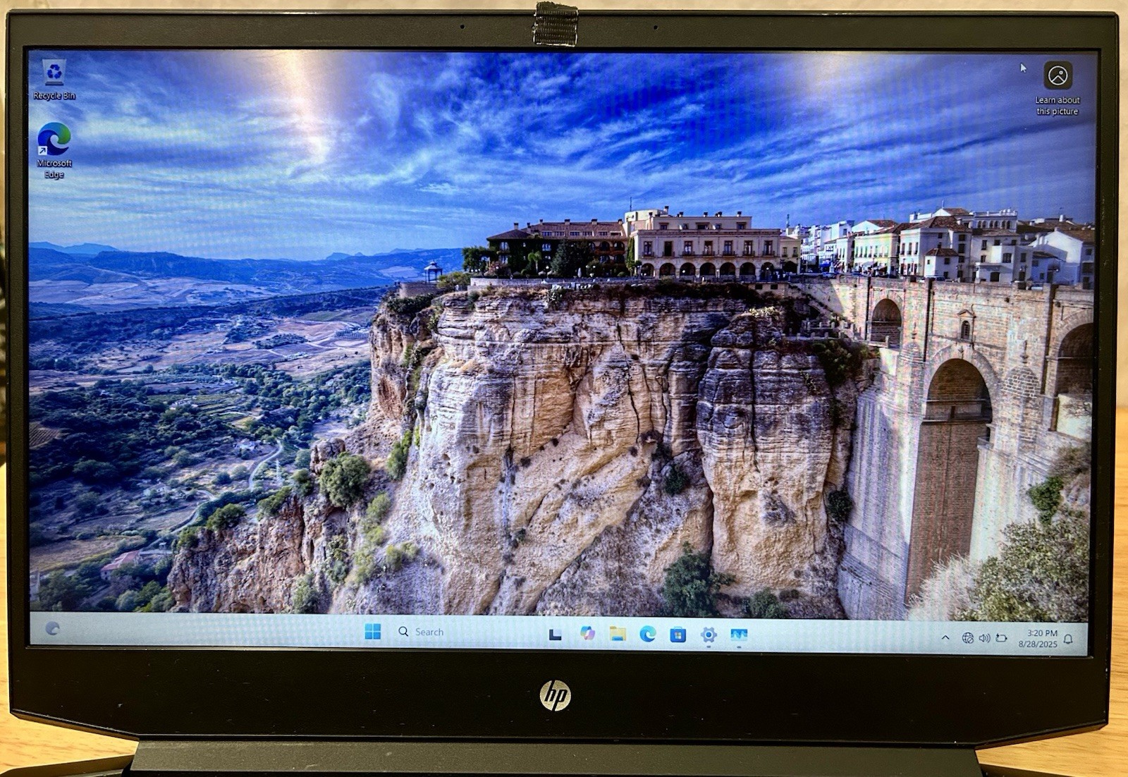 HP Pavilion Gaming Laptop 15 ec0xxx AMD Ryzen 3550H Radeon Vega 128GB (read)