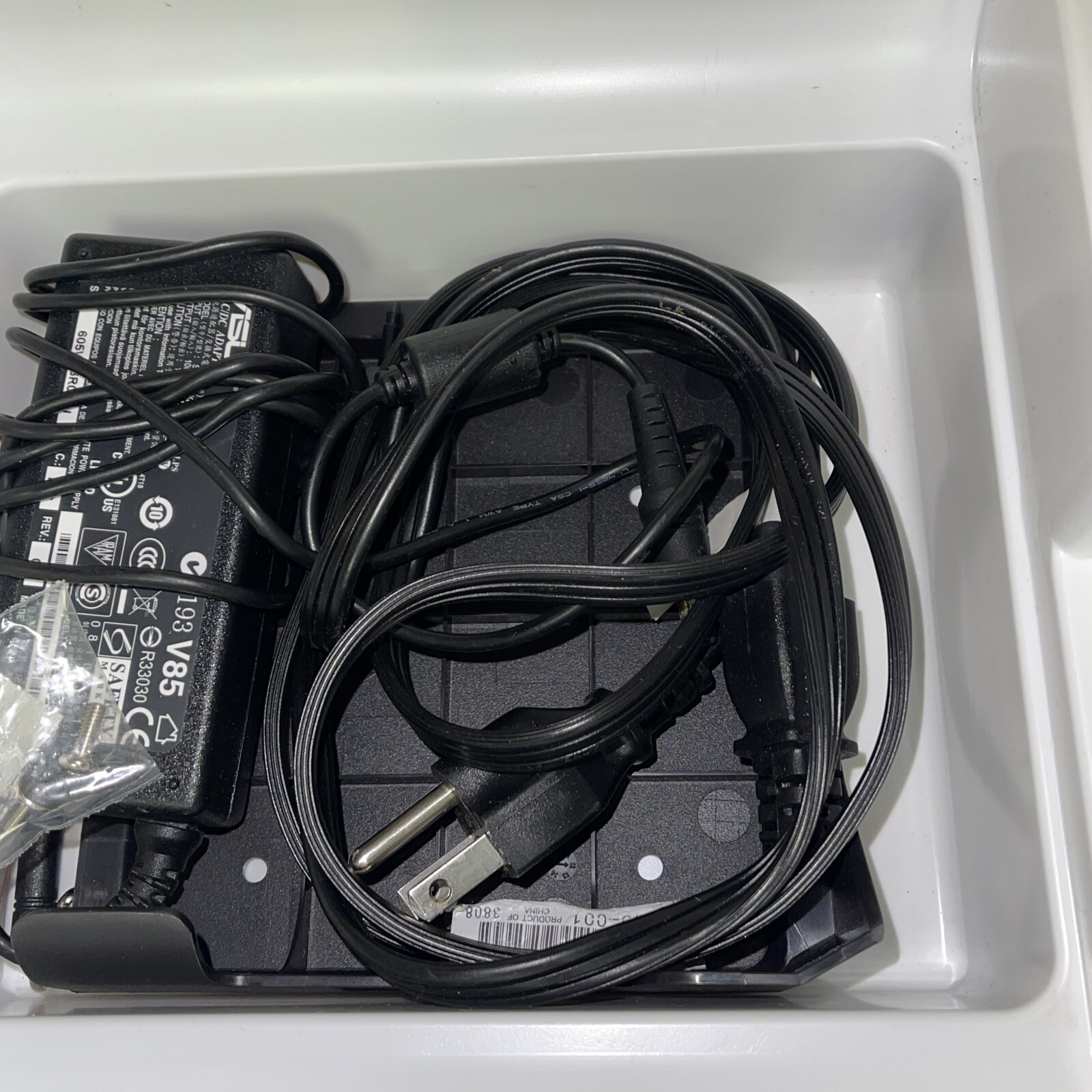 ASUS Eee BOX PC EB1503 WIN 7 INTEL ATOM