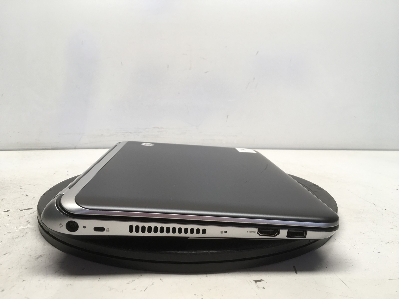 HP 3115M AMD E-300 1300MHz 4 GB NO HDD No Batt
