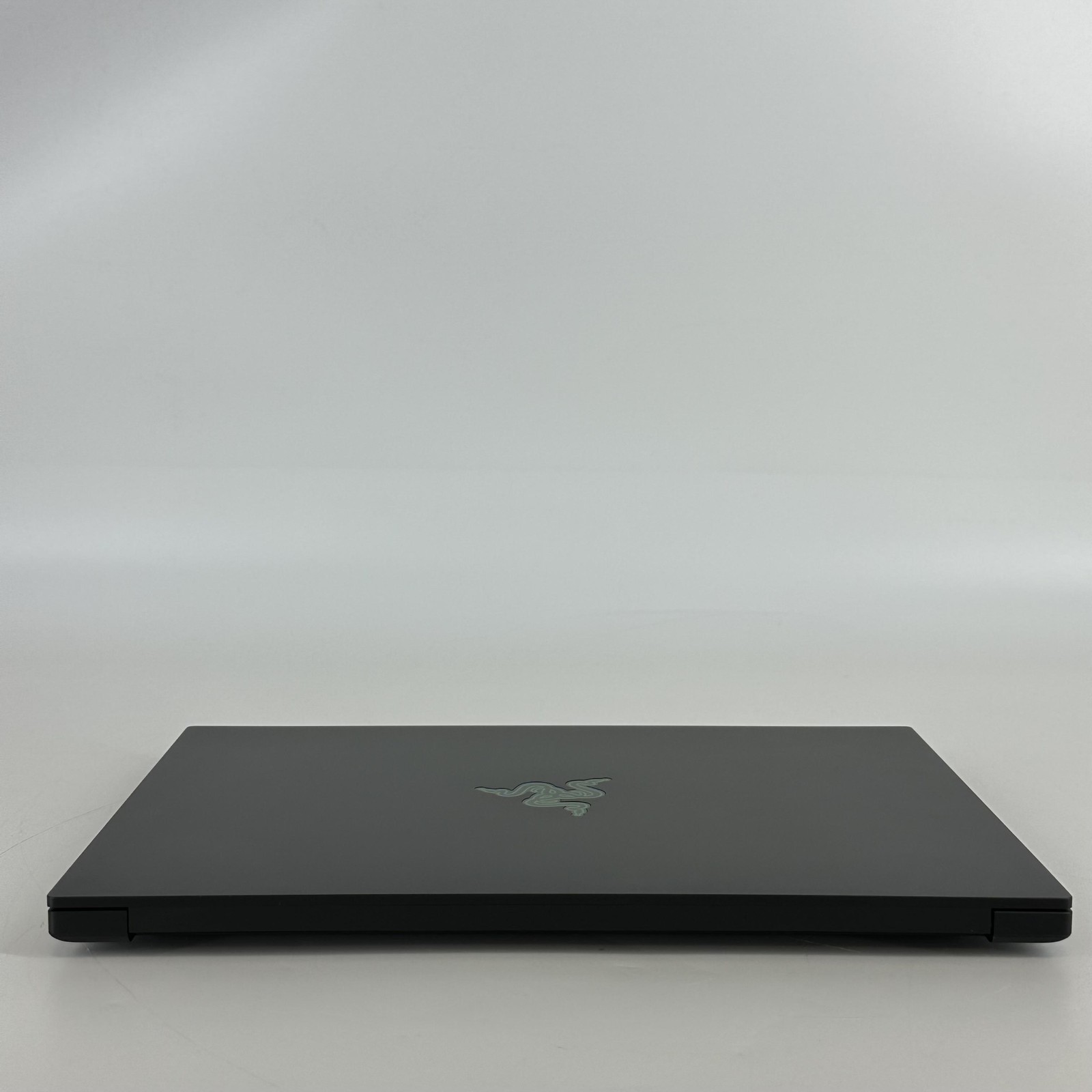 Razer Blade 14 FHD 2025 2.0GHz Ryzen AI 9 365 16GB 1TB RTX 5060 – CRACKED SCREEN
