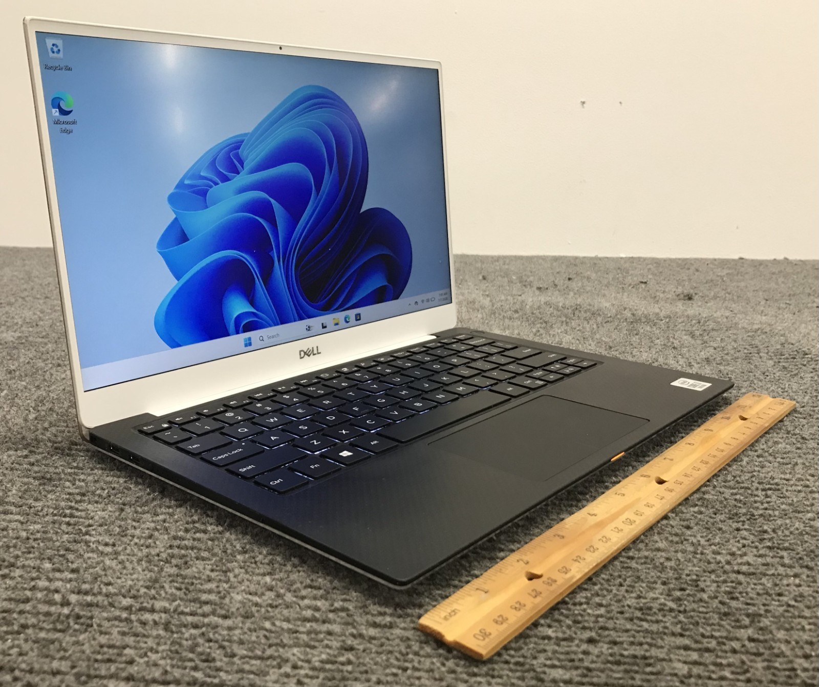 Dell XPS 13 7390 14″ Laptop i7-10710U 16GB RAM 512GB NVMe