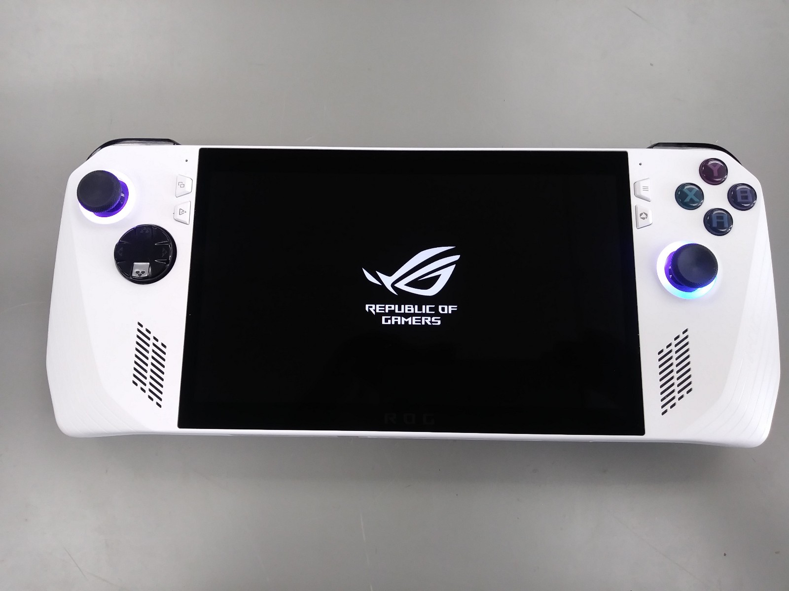 ASUS ROG Ally RC71L 7″ White Handheld Gaming PC Ryzen Z1 16GB UPGRADED 1TB SSD