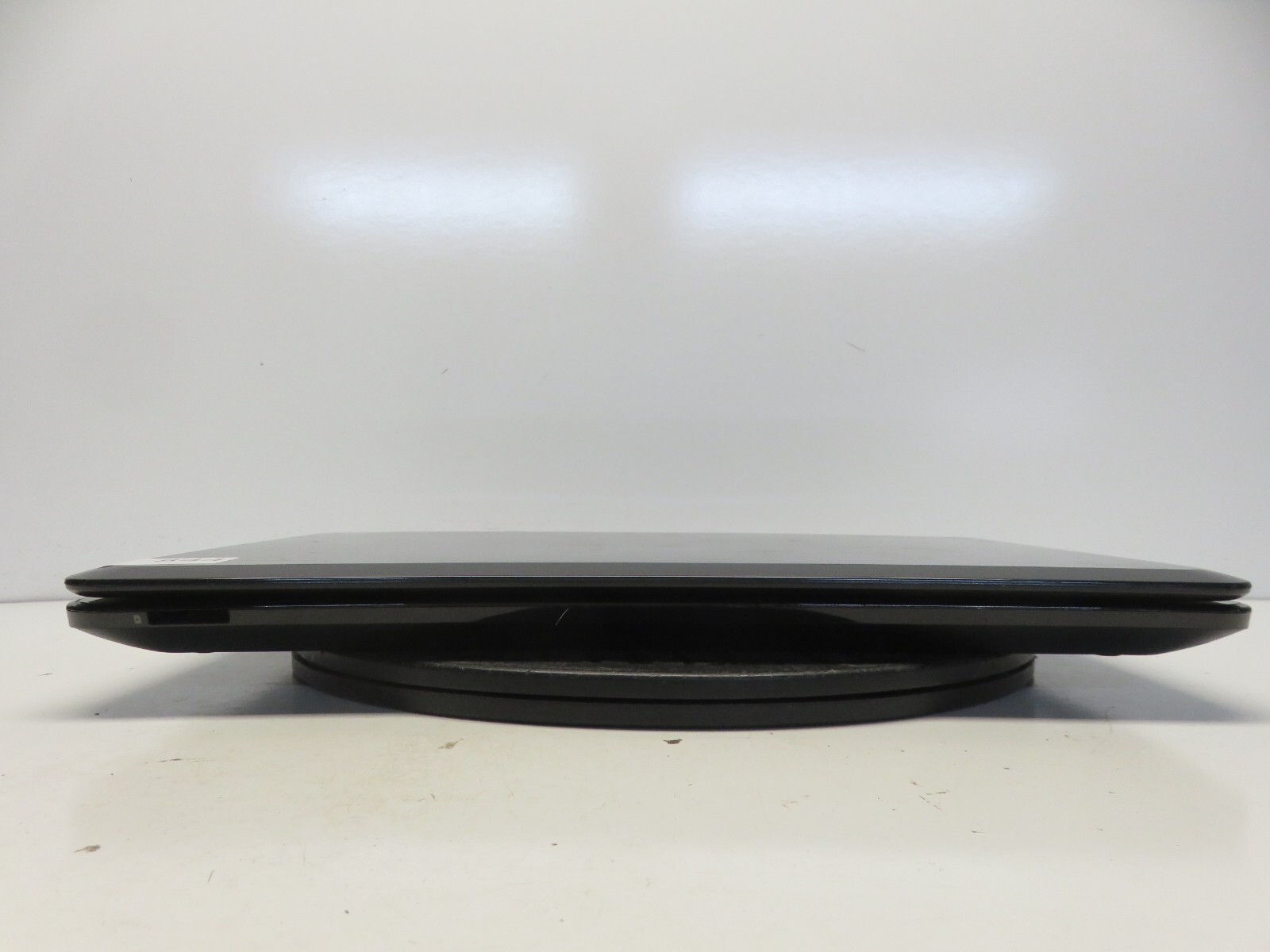 HP 15 Intel Pentium N3520 2.16GHz 4 GB NO HDD No Batt READ