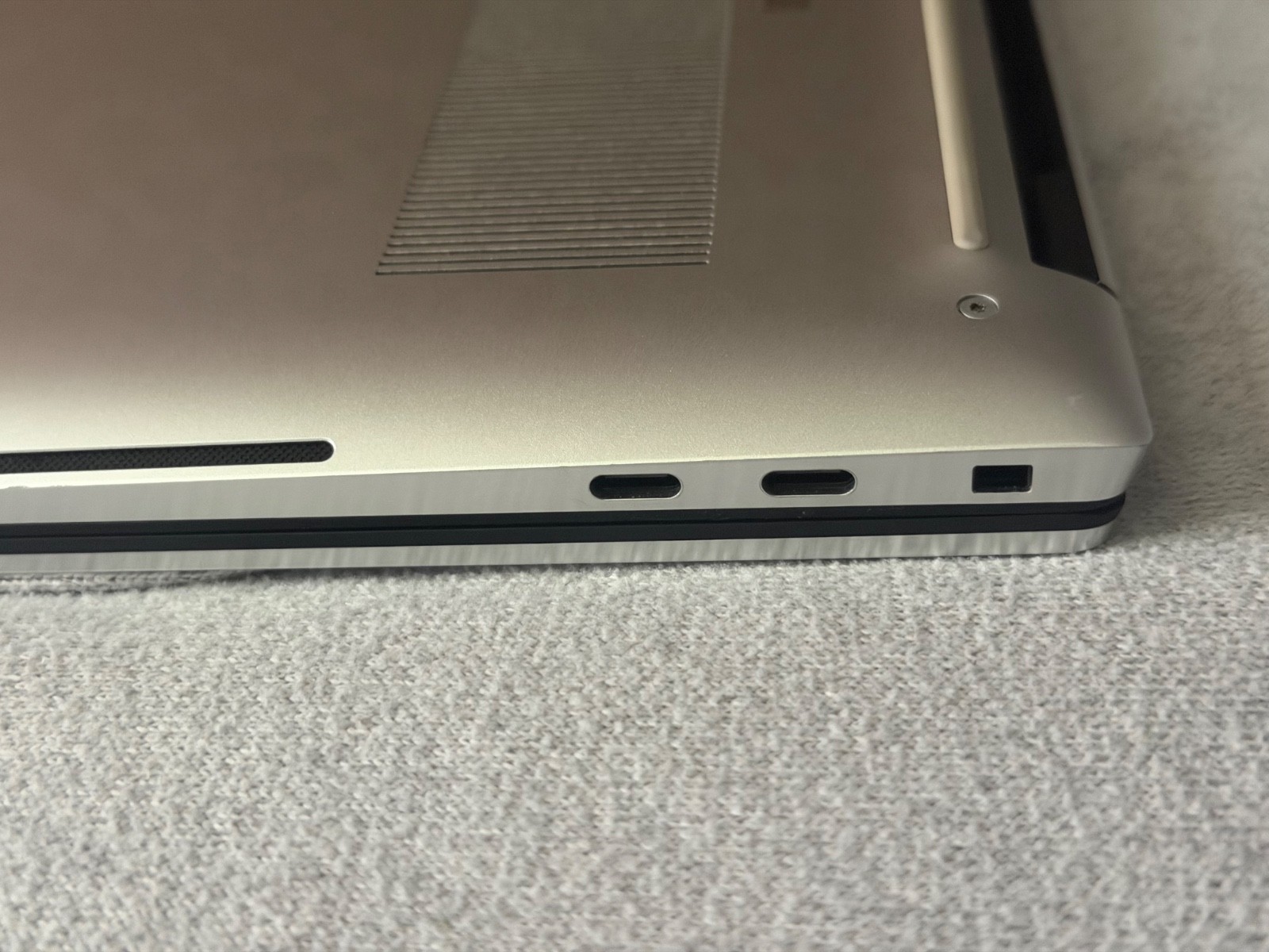 Dell XPS 15 9530 Silver OLED 3.5K i9-13900H 32GB RAM 2TB Nvidia RTX 4070 8GB
