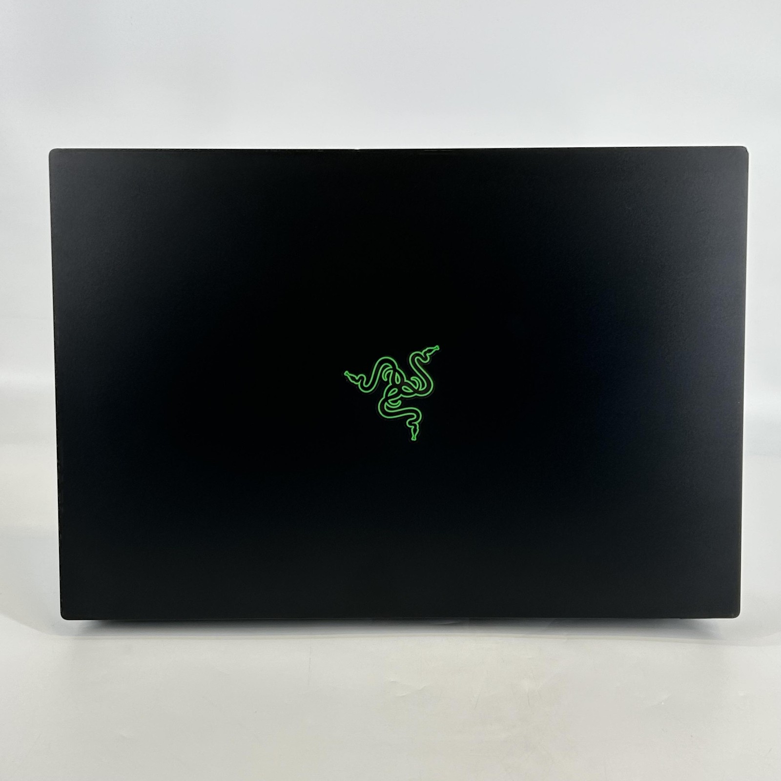 Razer Blade 16 120Hz UHD+ 2.2 GHz i9-13950HX 32GB 1TB/1TB NVIDIA RTX 4090 Good