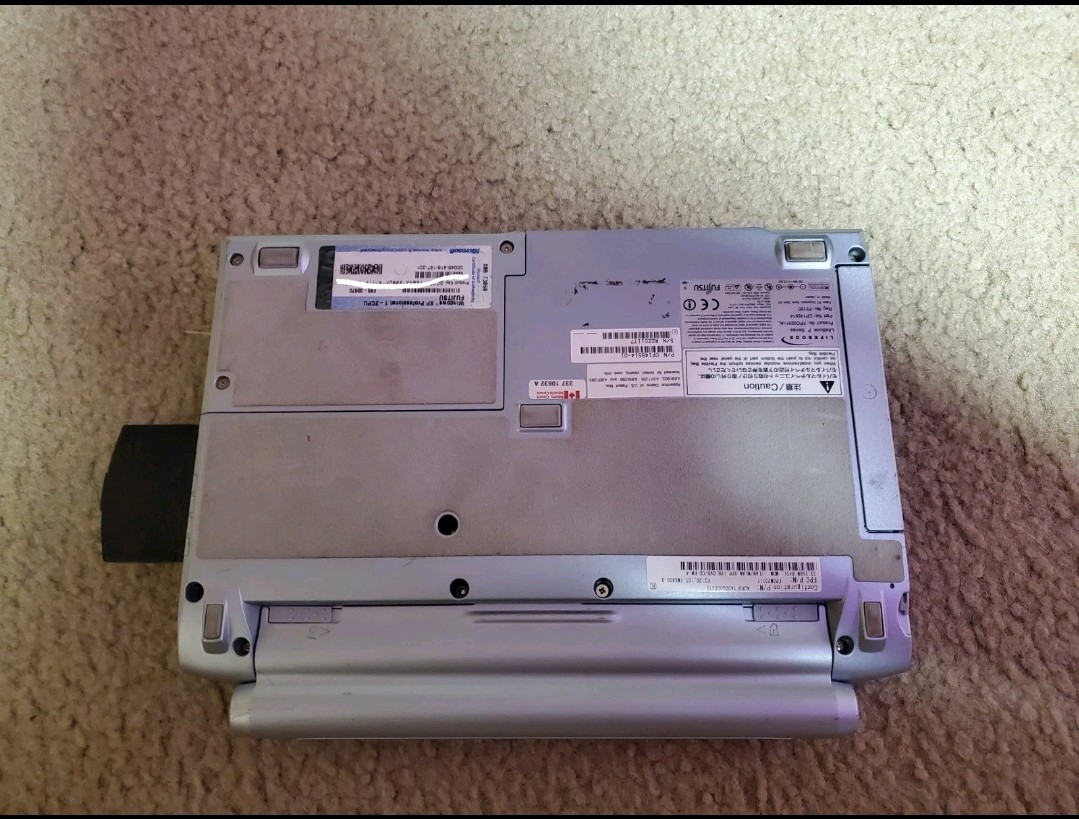 Fujitsu LifeBook P Series fpc02011al cp145514 Laptop PARTS AS IS UNTESTED NO AC