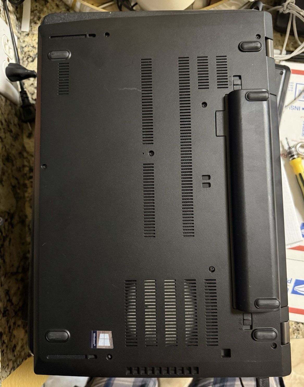 Lenovo ThinkPad T580 15.6” (256GB SSD, Intel Core i5-8250U, 1.60GHz, 16GB)…