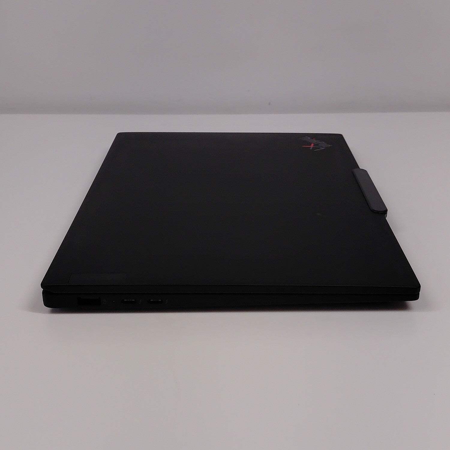 Lenovo ThinkPad X1 Carbon 12th Gen 14″ Core Ultra 5 135U 16GB RAM 512GB SSD