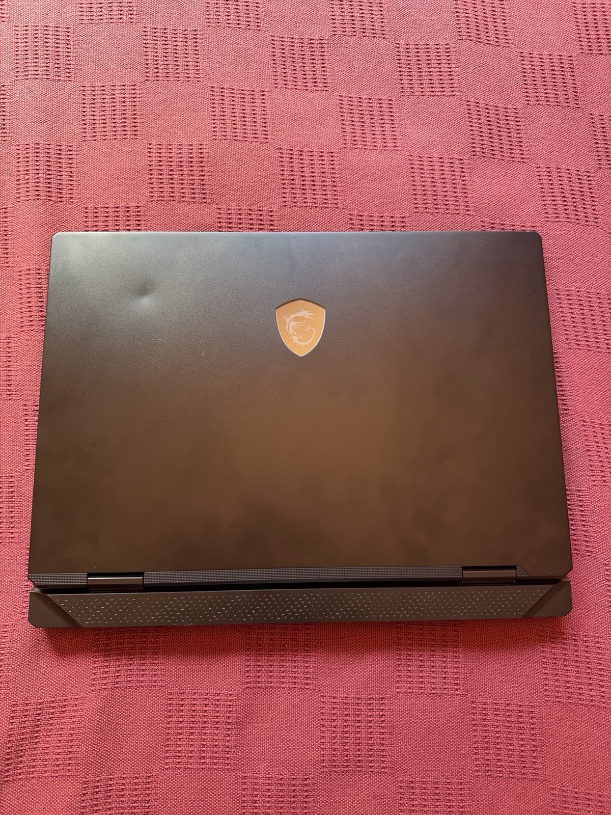 MSI Raider 18” HX AI A2XW Gaming Laptop Ultra 9 64GB RAM 2TB SSD *Minor Dent*