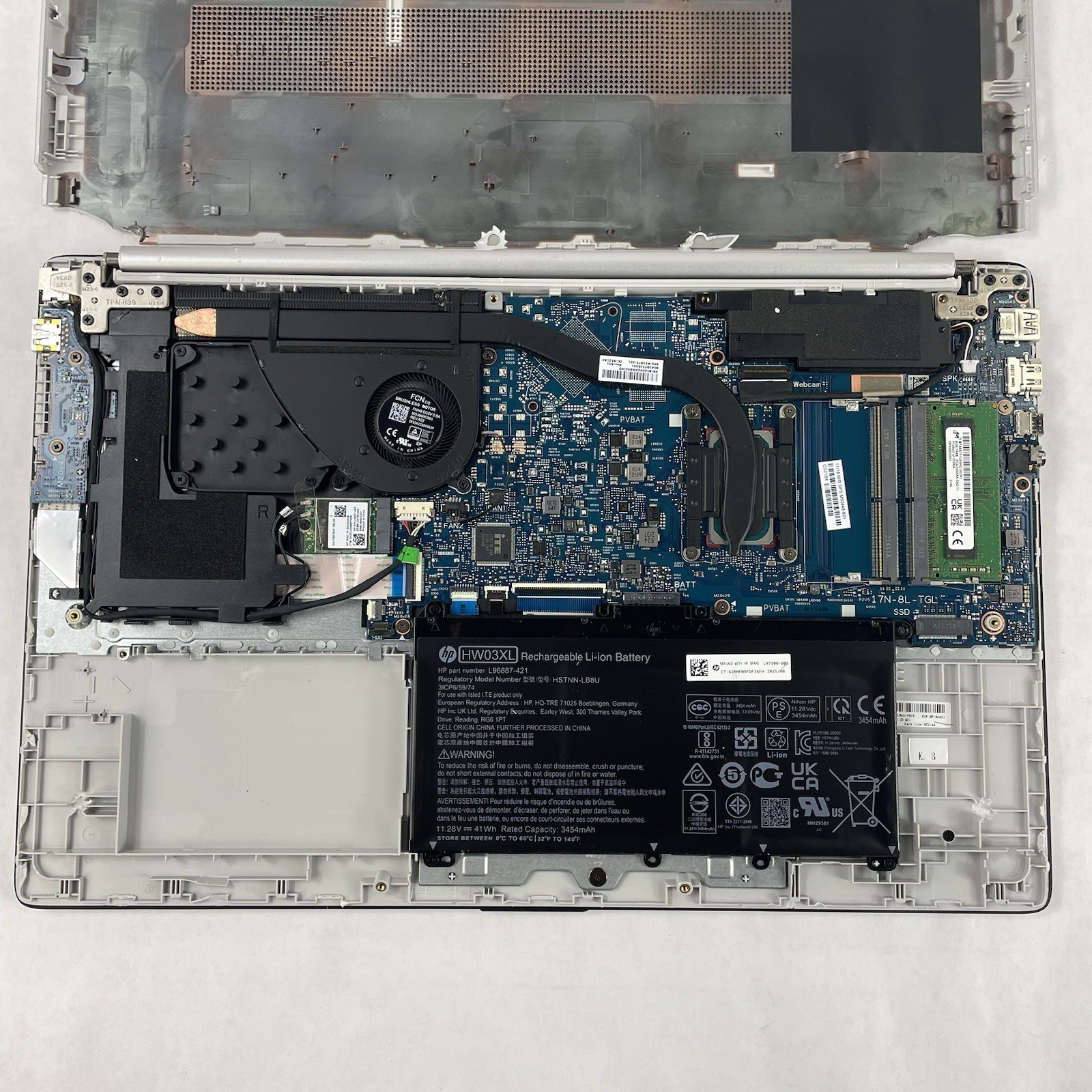 HP 17+-cn000 17.3″ i7-1165G7 2.80 GHz 8 GB RAM No SSD No OS – Bad Corners