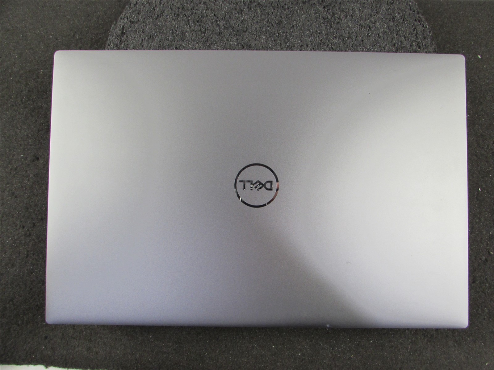 DELL PRECISION 5550 1920X1200 FHD CORE I7-10850H 512GB SSD 8GB RAM T1000 WIN 11