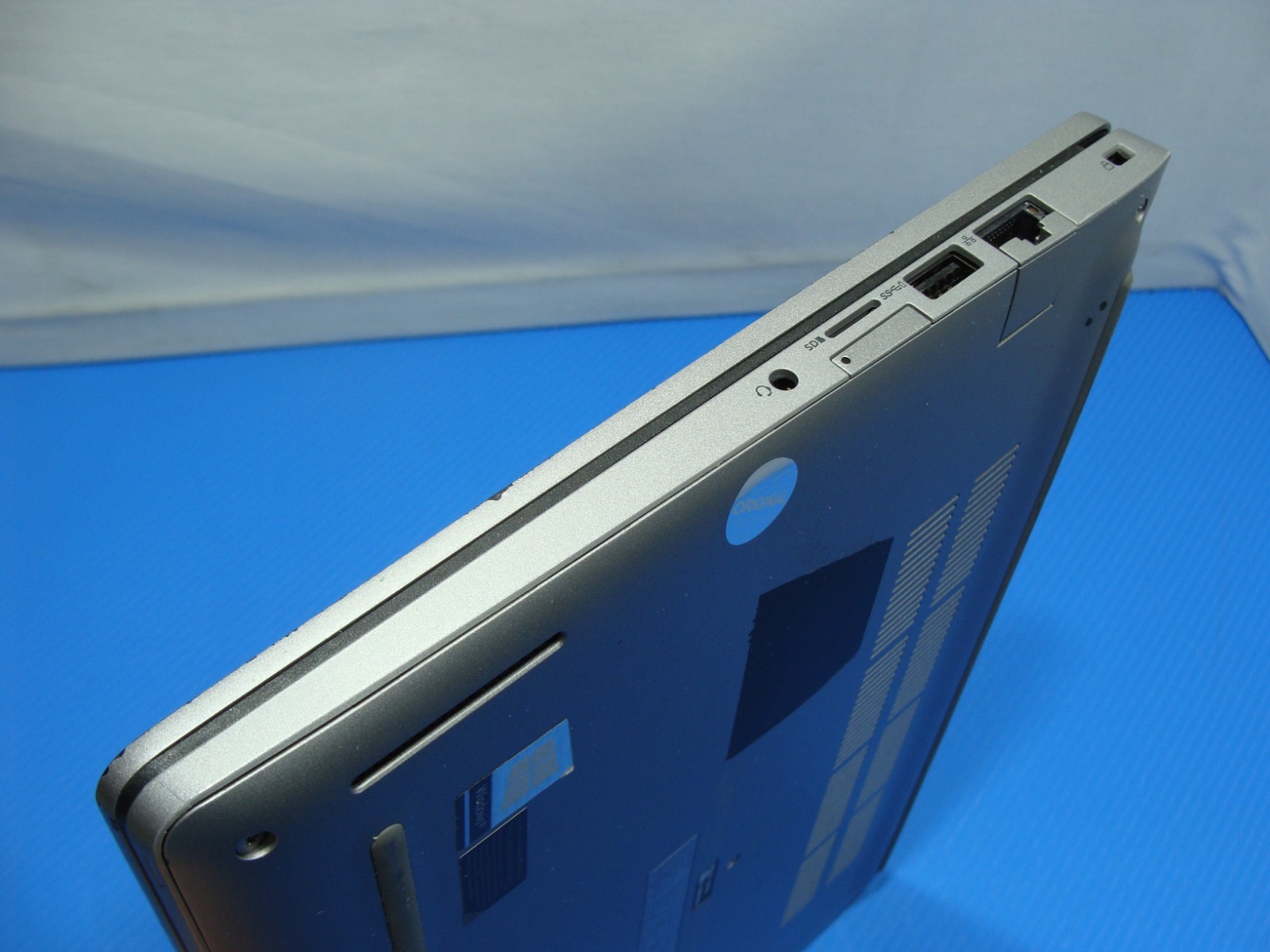 Dell Latitude 5310 13.3″ HD i5-10310U 1.7GHz 16GB 256GB Windows 11Pro +Charger