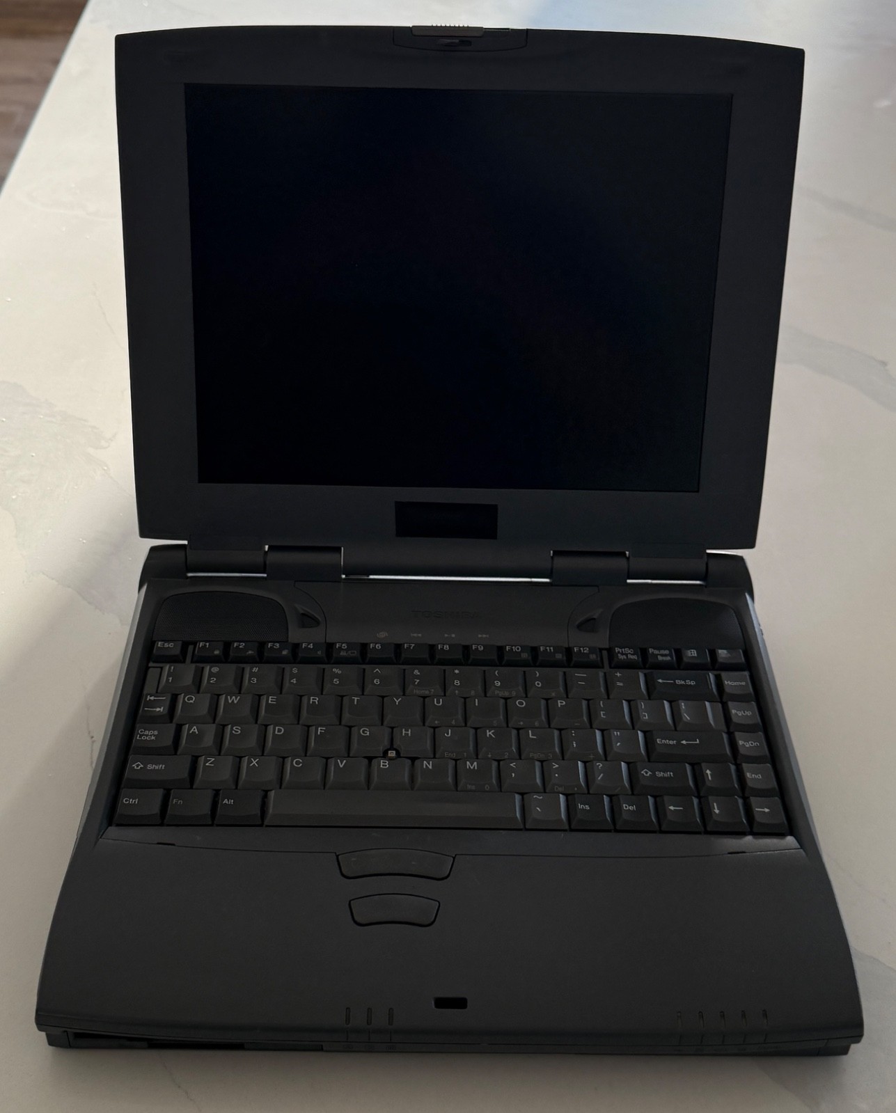 Toshiba Satellite 2520CDS Laptop (Vintage, 1999), AMD K6-2 300 processor